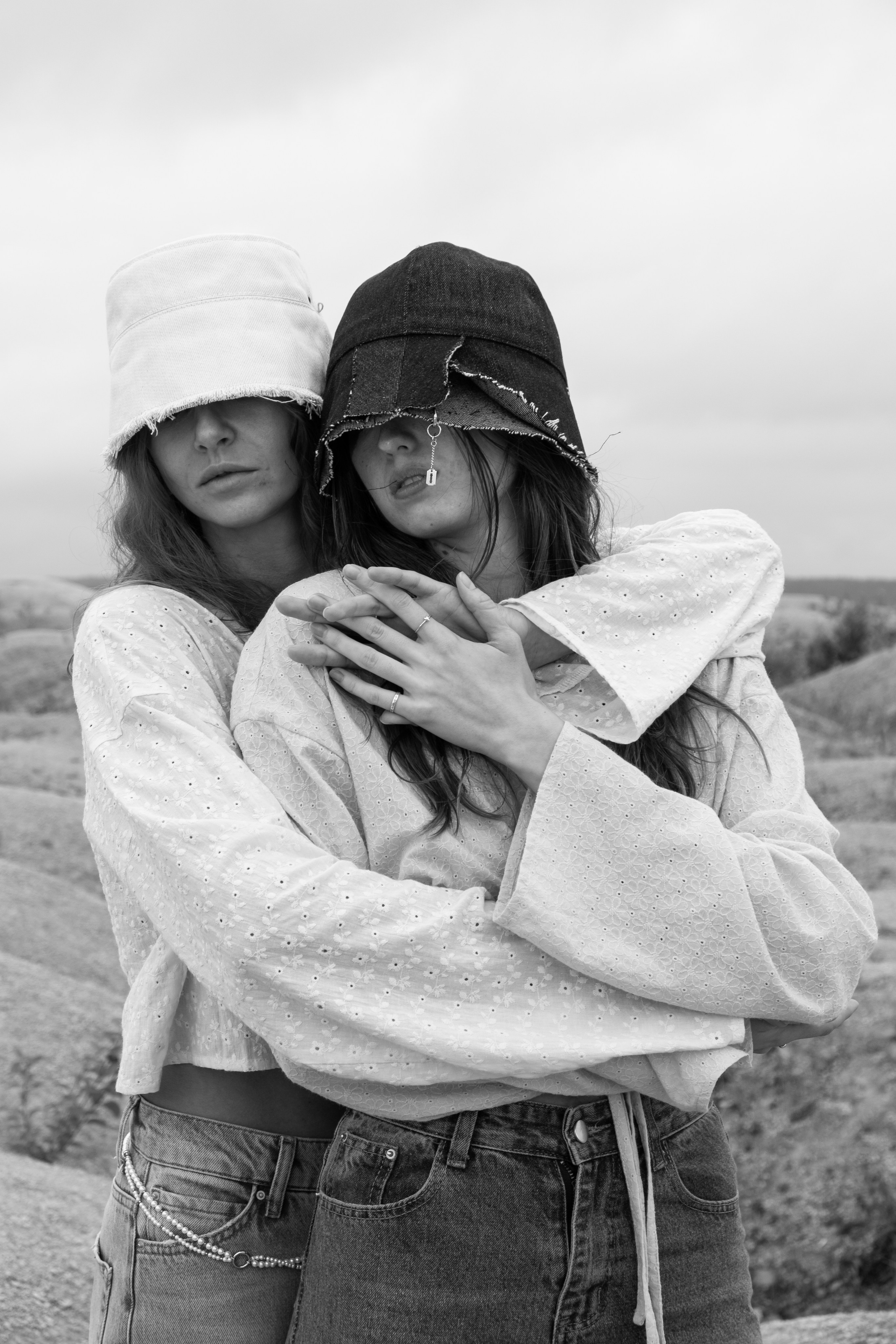SISTERS. Артем Сарки