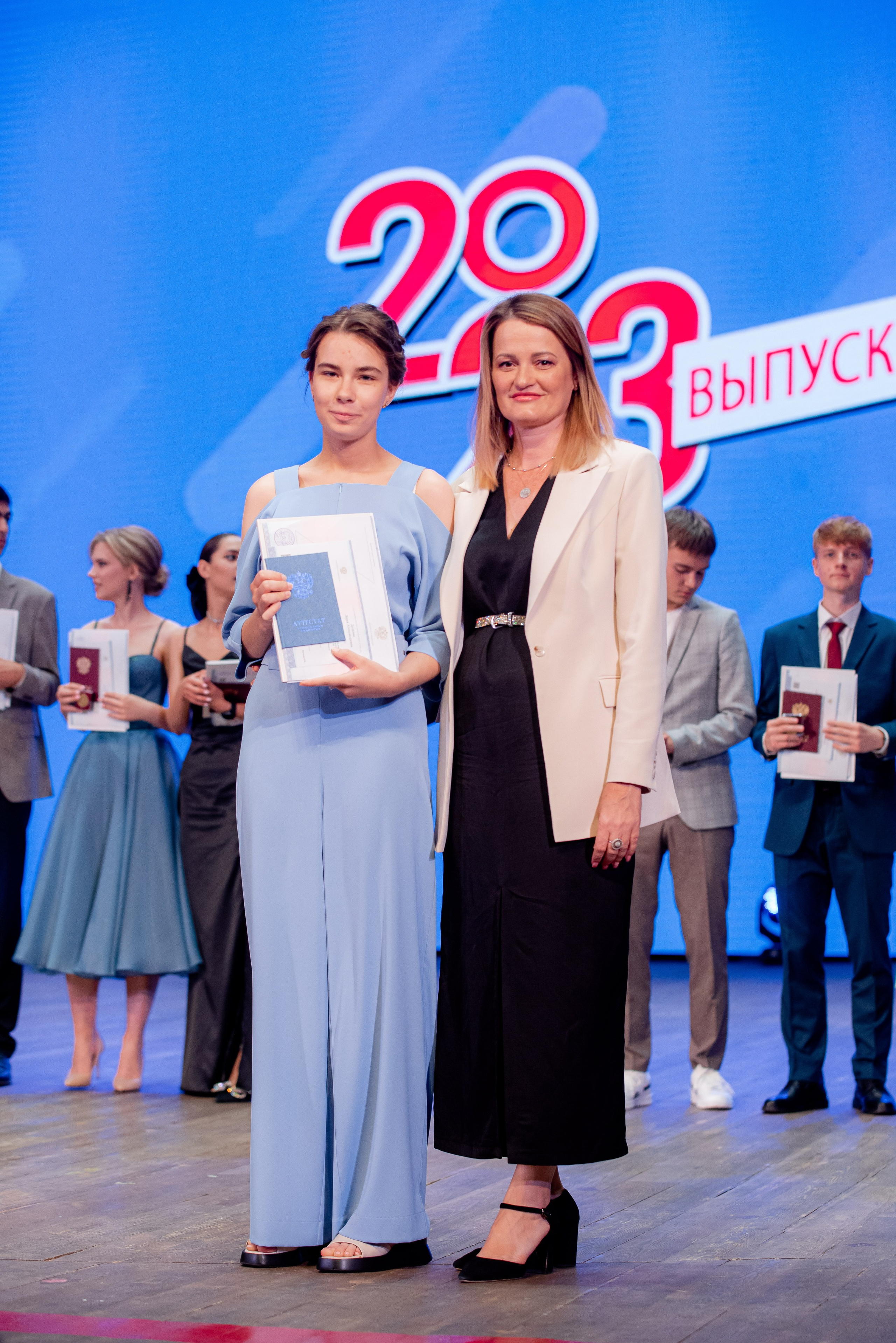 30 Школа. Вручение и Банкет. ДК Юбилейный и Банхоф. Фотограф в Волгограде и Волжском Александр Горбань