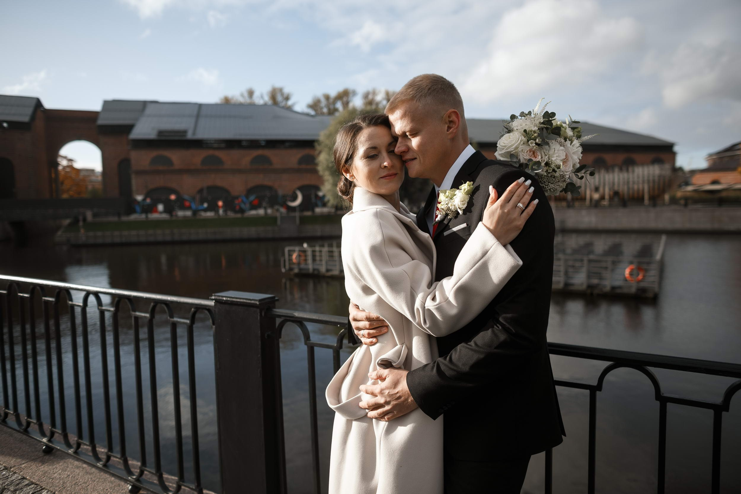 Симпатичная пара. Свадебный фотограф Игорь Брундасов 8PHOTO на свадьбу венчание загс СПб