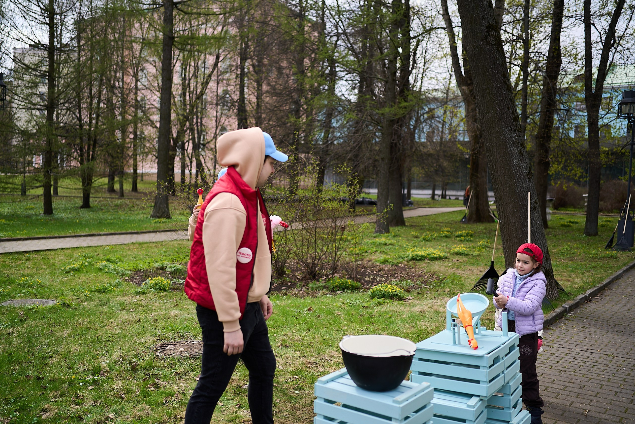 Субботник у Управления делами Мэра и Правительства Москвы. Фотограф и Видеограф в Москве. Олег Корушев