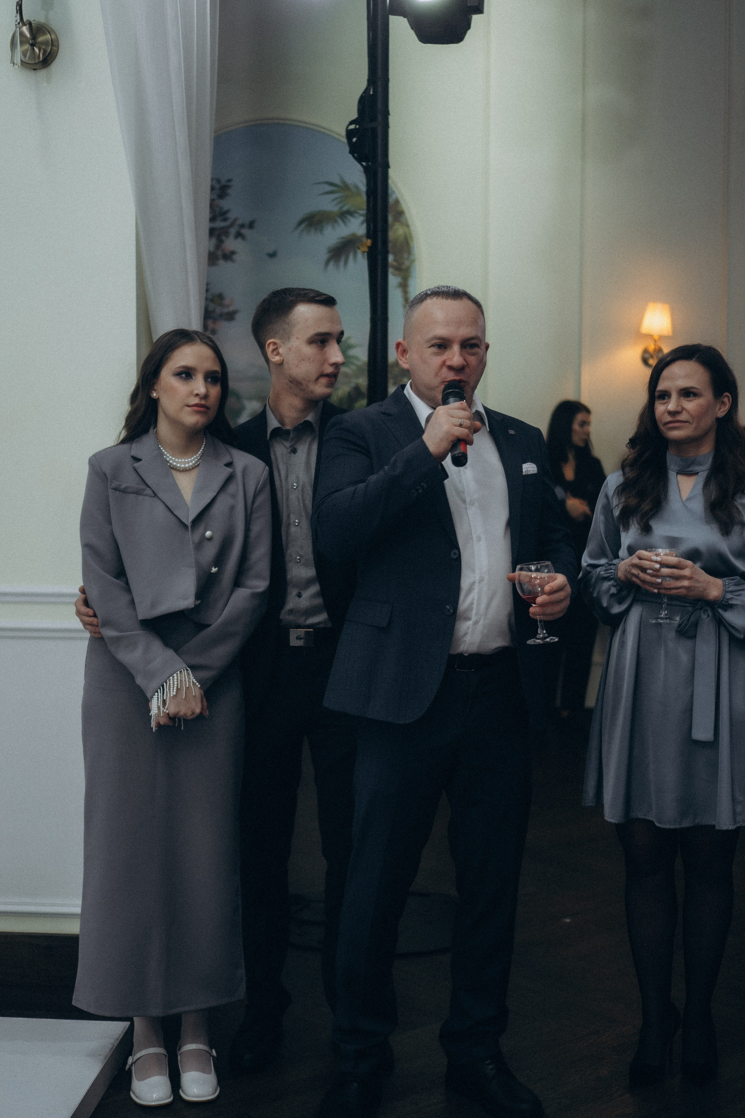 СВАДЕБНАЯ СЬЕМКА СБОРОВ В ОТЕЛЕ И ВЫЕЗД НА ЦЕРЕМОНИЮ (СНЯТО В СИБИРЕ В НИЖНЕВАРТОВСКЕ). Профессиональный фотограф, Санкт-Петербург — Виктория Богомолова