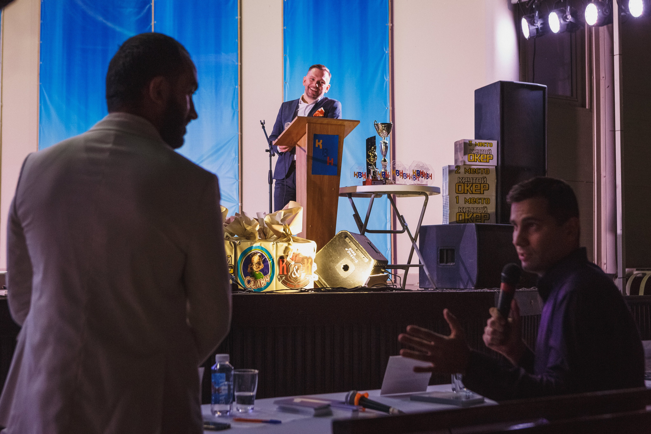 Шутки с уголка: Весёлый день с КВН в Парке Горького Таганрога. Свадебный и семейный фотограф в Таганроге Бакарюк Антон