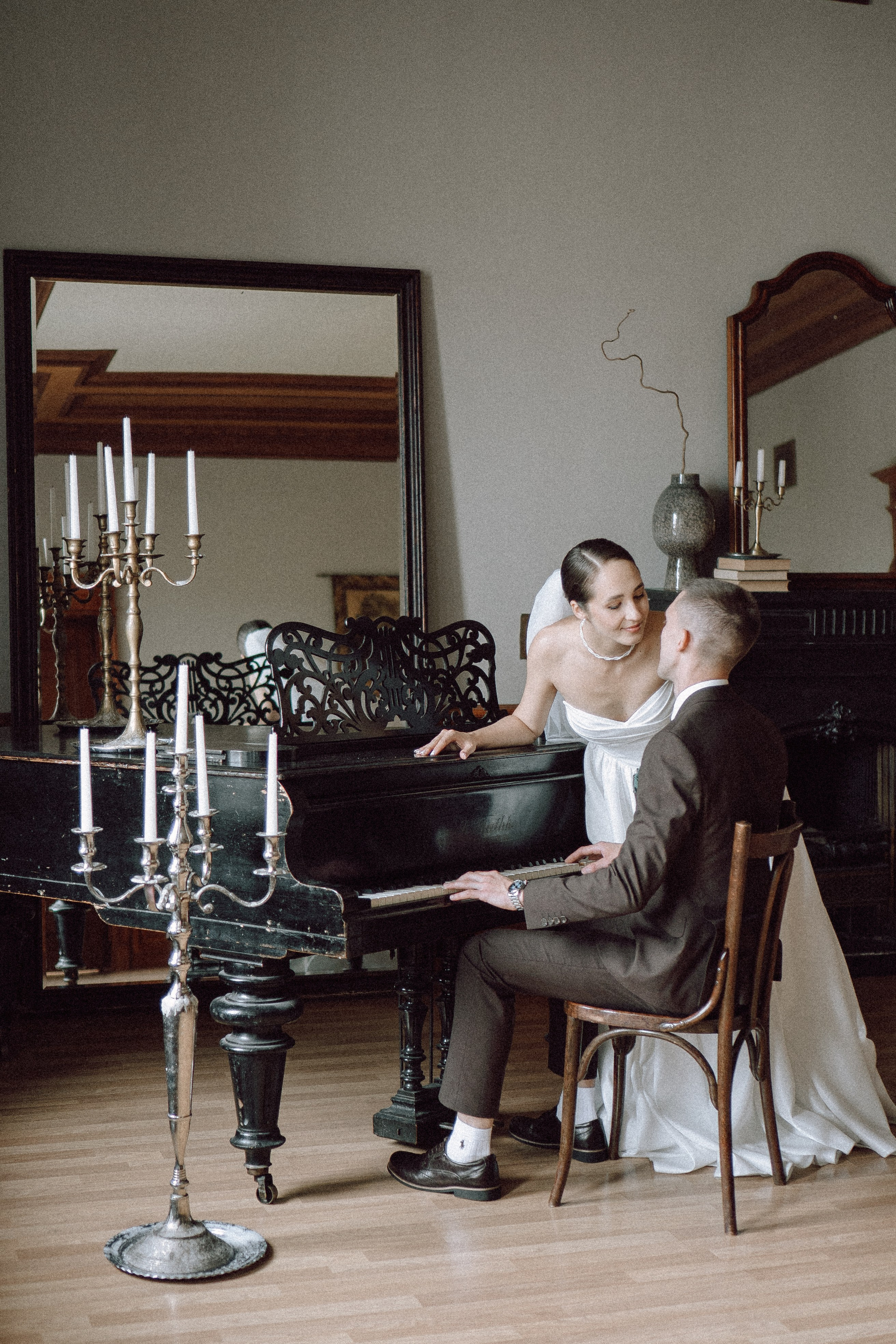 СВАДЕБНАЯ ПРОГУЛКА В САНТК-ПЕТЕРБУРГЕ (ИСАКИЕВСКИЙ СОБОР, ЗИМНЯЯ КАНАВКА, ЭРМИТАЖ И БОЛЬШАЯ МОРСКАЯ УЛИЦА). Профессиональный фотограф, Санкт-Петербург — Виктория Богомолова