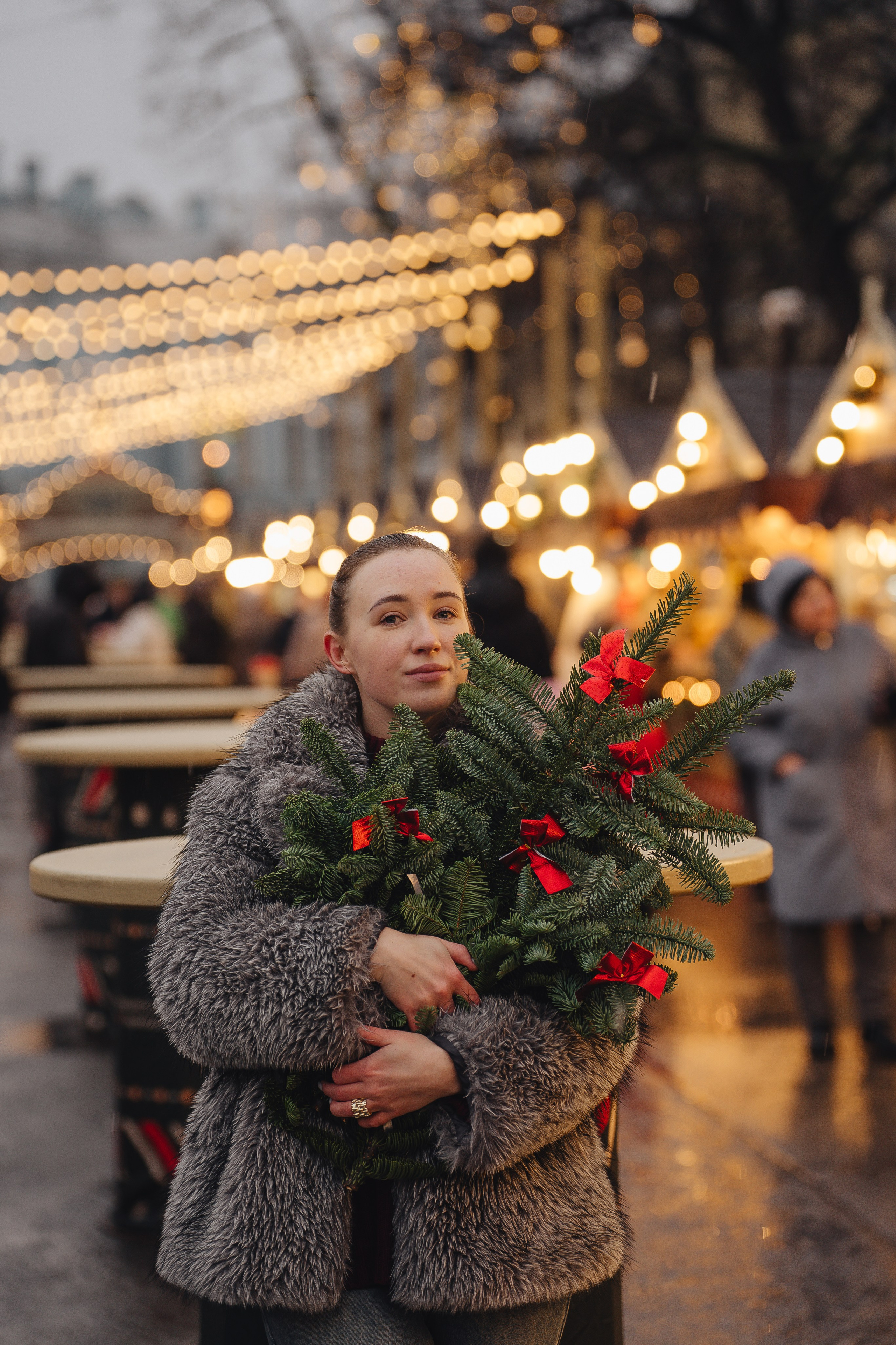 ПРОГУЛКА НА МАНЕЖНОЙ ПЛОЩАДИ ДЛЯ ДЕВУШКИ ПЕРЕД НОВЫМ ГОДОМ (НОВОГОДНЯЯ ФОТОСЕССИИЯ НА МАНЕЖНОЙ ПЛОЩАДИ). Профессиональный фотограф, Санкт-Петербург — Виктория Богомолова