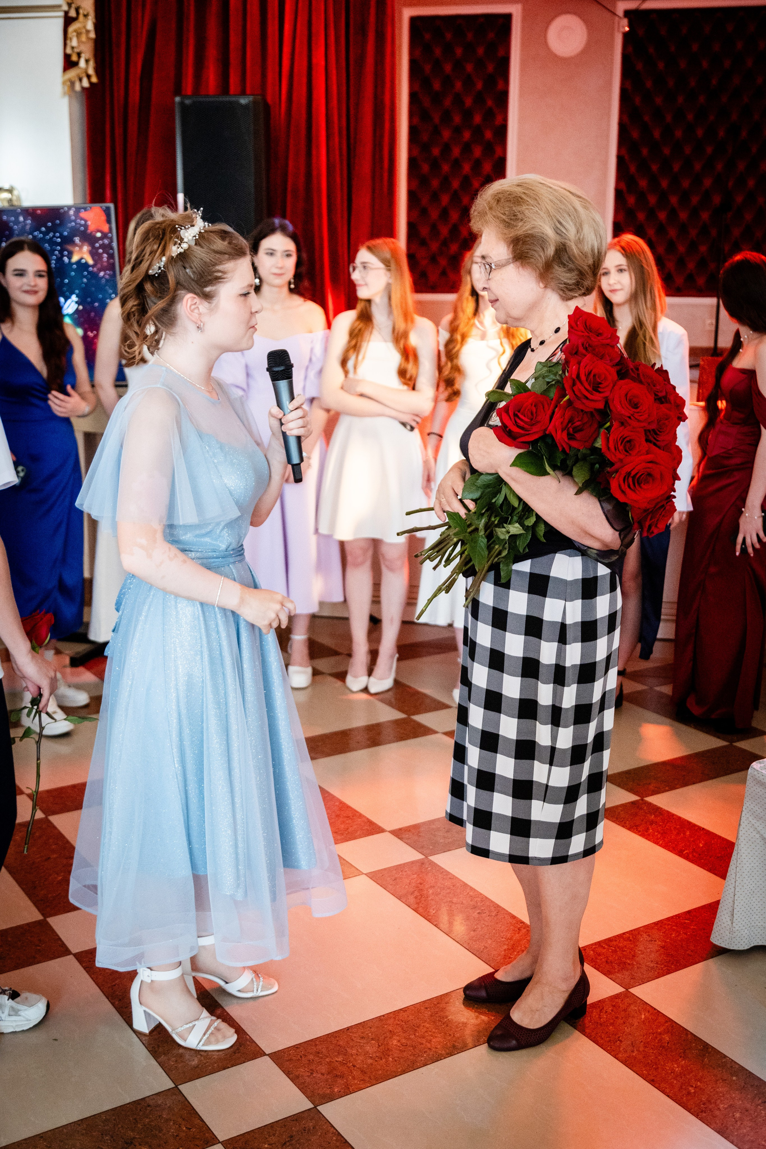 Школьный выпускной. Детский фотограф видеограф в Хабаровске Михаил Орлов