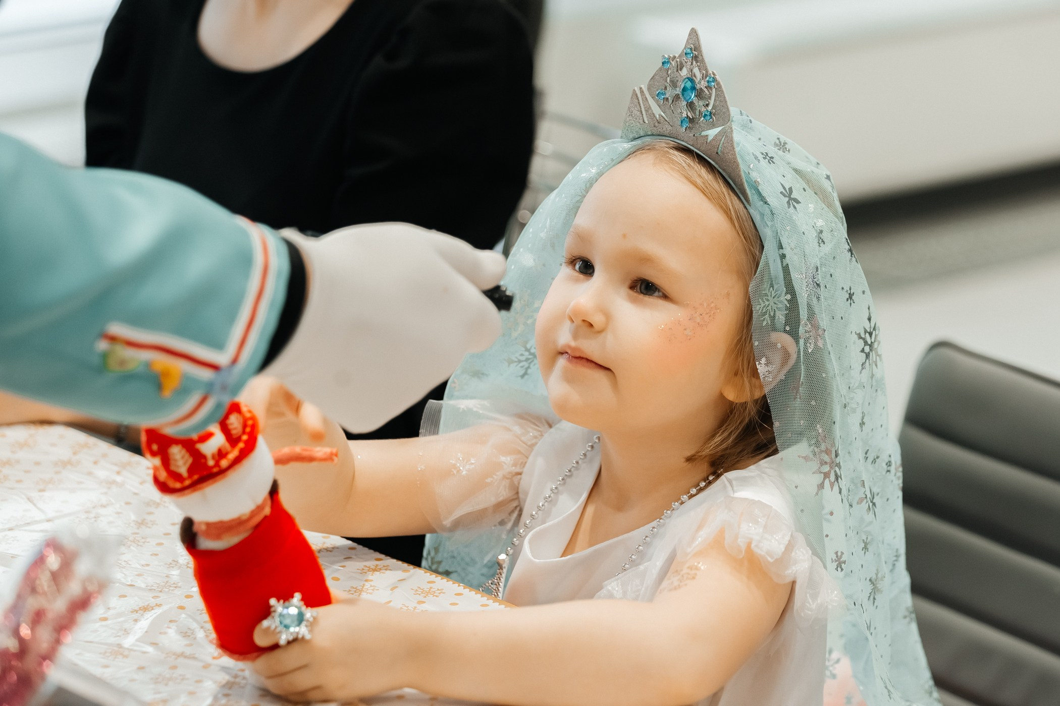 Детский мастер-класс в «Картель Авто» — «Студия чудес Алиса». Фотограф Кемерово | Сергей