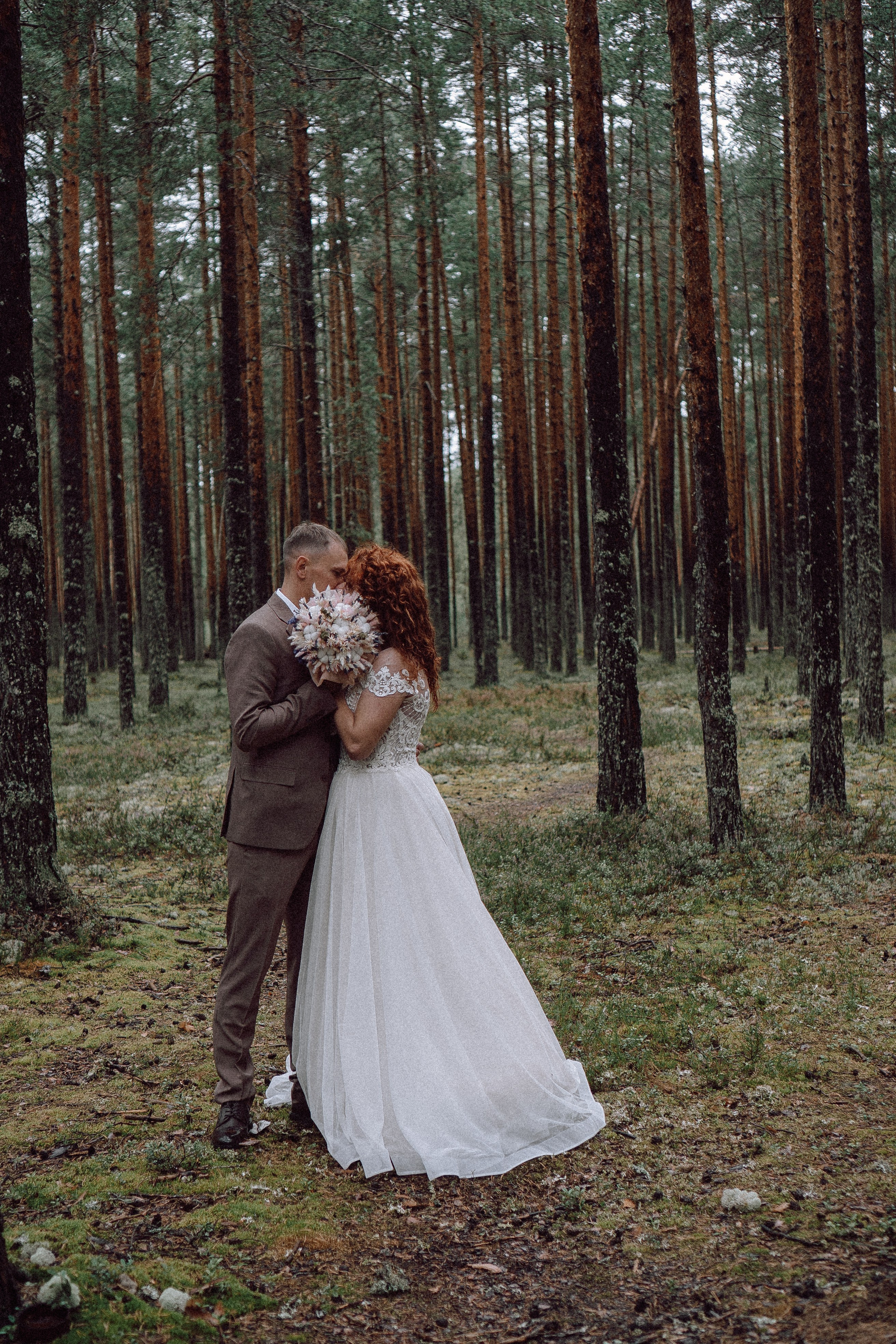 СВАДЕБНАЯ ФОТОСЕССИИЯ ПАРЫ В ГОРОДЕ ПРИОЗЕРСК В СОСНОВОМ ЛЕСУ И С ПИКАПОМ. Профессиональный фотограф, Санкт-Петербург — Виктория Богомолова
