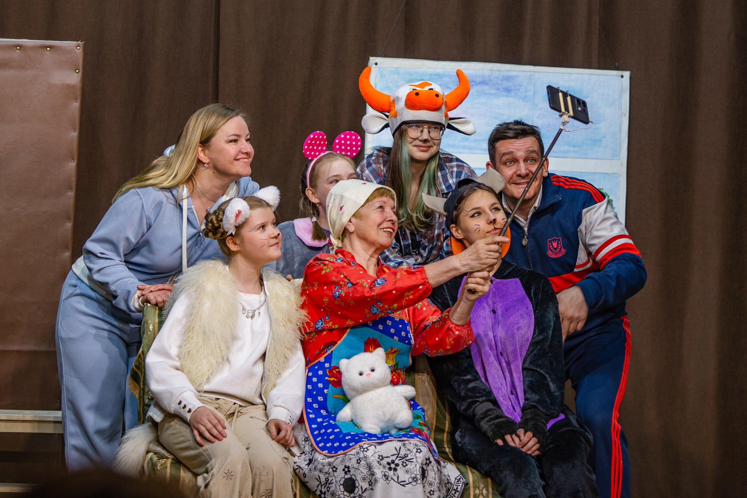 Балаганчик «Гадкий котенок». Фотограф в Ветлуге Сергей Белов (VETLUGA B.S.)