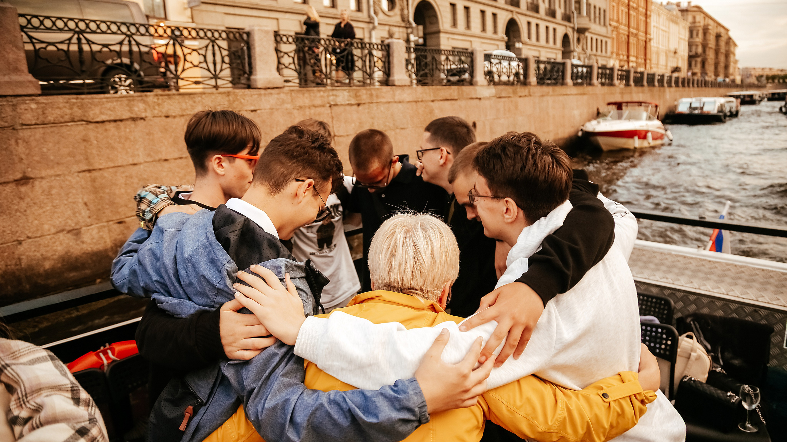 Выпускной на теплоходе, гости из Ульяновска. Семейный фотограф Любовь Саркеева