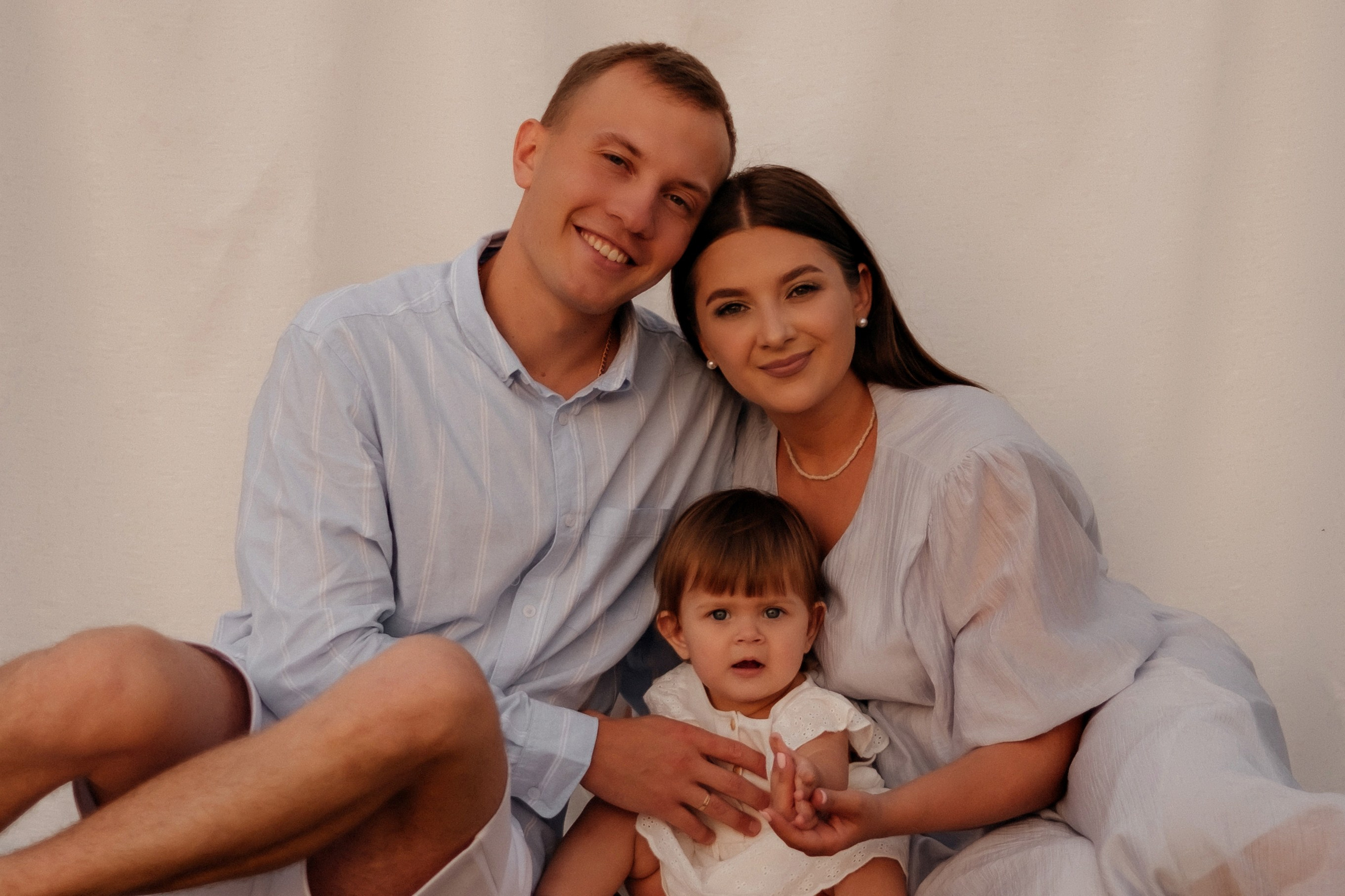 Алина, Ярослав и Тая на берегу. Фотограф в Новосибирске Диана Ильиных