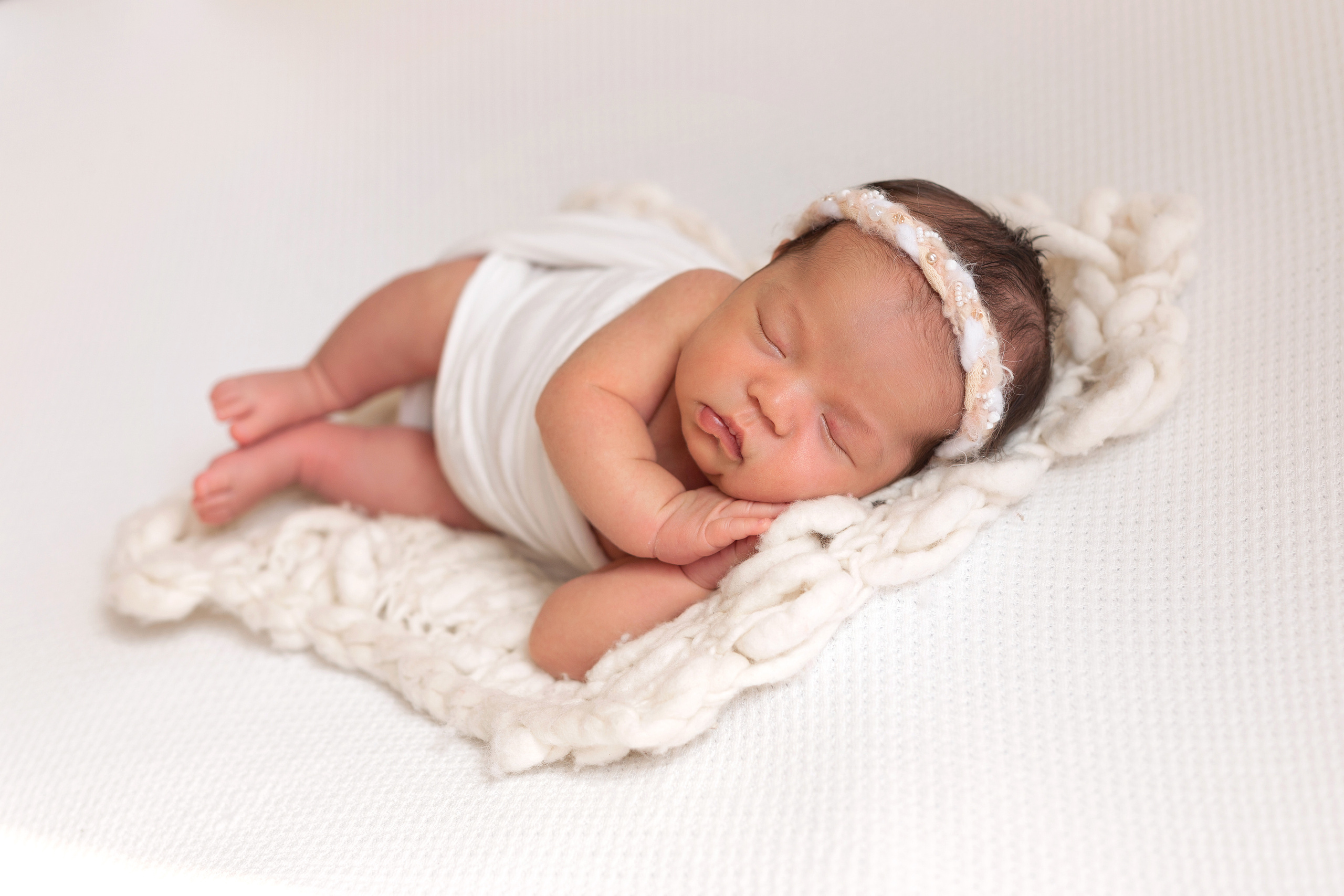 Фотограф новорожденных Йошкар-Ола Казань Чебоксары фотосессия новорожденных фотосессия новорожденного детский фотограф фото младенца детская фотосессия семейный фотограф в Йошкар-Оле Казани Чебоксарах newborn фотосессия фото младенца мальчика фото младенца девочки фотосессия с ребенком фотосессия младенцев фотограф младенцев фотографии детей фотосессия с сыном фотосессия с дочкой карточки для фотосессии новорожденных идеи для фотосессии по месяцам фотосессия новорожденных дома фотосессия новорожденного в студии фотостудия семейная фотосессия с новорожденным одежда для фотосессии новорожденного новорожденной мама и сын мама и дочь двойня новорожденная двойня королевская двойня фотосессия двойни фотосессия родителей новорожденного с новорожденным фото пальчиков фото пяточек самые милые фотографии маленькие пяточки маленькие ручки маленькие пальчики реквизит для фотосессии новорожденных фотосессия с живыми цветами фотосессия девочки с цветами фото с розами