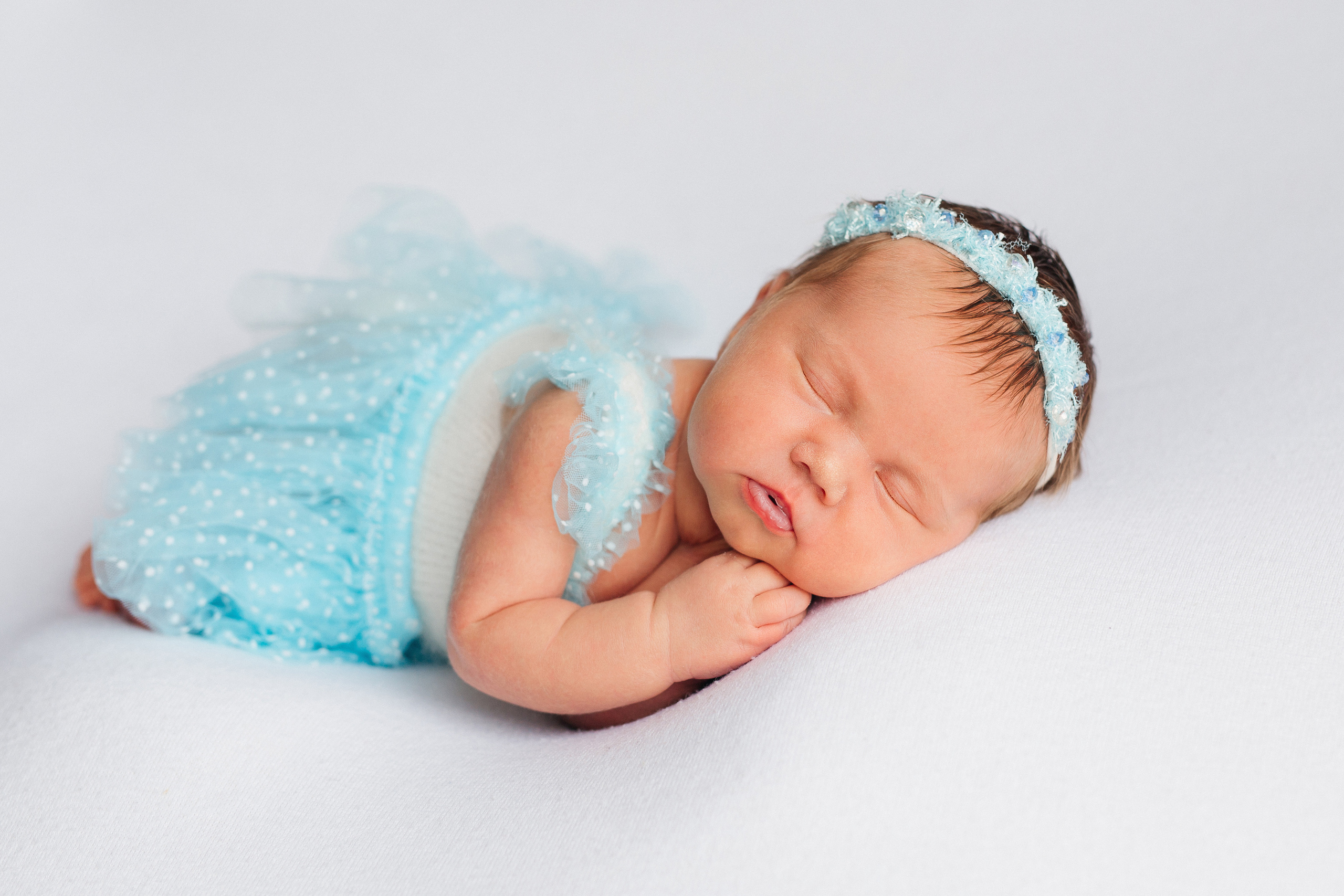 Фотограф новорожденных Йошкар-Ола Казань Чебоксары фотосессия новорожденных фотосессия новорожденного детский фотограф фото младенца детская фотосессия семейный фотограф в Йошкар-Оле Казани Чебоксарах newborn фотосессия фото младенца мальчика фото младенца девочки фотосессия с ребенком фотосессия младенцев фотограф младенцев фотографии детей фотосессия с сыном фотосессия с дочкой карточки для фотосессии новорожденных идеи для фотосессии по месяцам фотосессия новорожденных дома фотосессия новорожденного в студии фотостудия семейная фотосессия с новорожденным одежда для фотосессии новорожденного новорожденной мама и сын мама и дочь двойня новорожденная двойня королевская двойня фотосессия двойни фотосессия родителей новорожденного с новорожденным