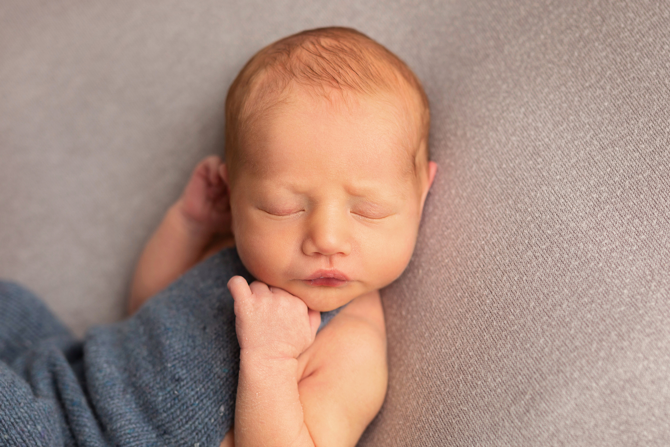 Фотограф новорожденных Йошкар-Ола Казань Чебоксары фотосессия новорожденных фотосессия новорожденного детский фотограф фото младенца детская фотосессия семейный фотограф в Йошкар-Оле Казани Чебоксарах newborn фотосессия фото младенца мальчика фото младенца девочки фотосессия с ребенком фотосессия младенцев фотограф младенцев фотографии детей фотосессия с сыном фотосессия с дочкой карточки для фотосессии новорожденных идеи для фотосессии по месяцам фотосессия новорожденных дома фотосессия новорожденного в студии фотостудия семейная фотосессия с новорожденным одежда для фотосессии новорожденного новорожденной мама и сын мама и дочь двойня новорожденная двойня королевская двойня фотосессия двойни фотосессия родителей новорожденного с новорожденным фото пальчиков фото пяточек самые милые фотографии маленькие пяточки маленькие ручки маленькие пальчики реквизит для фотосессии новорожденных