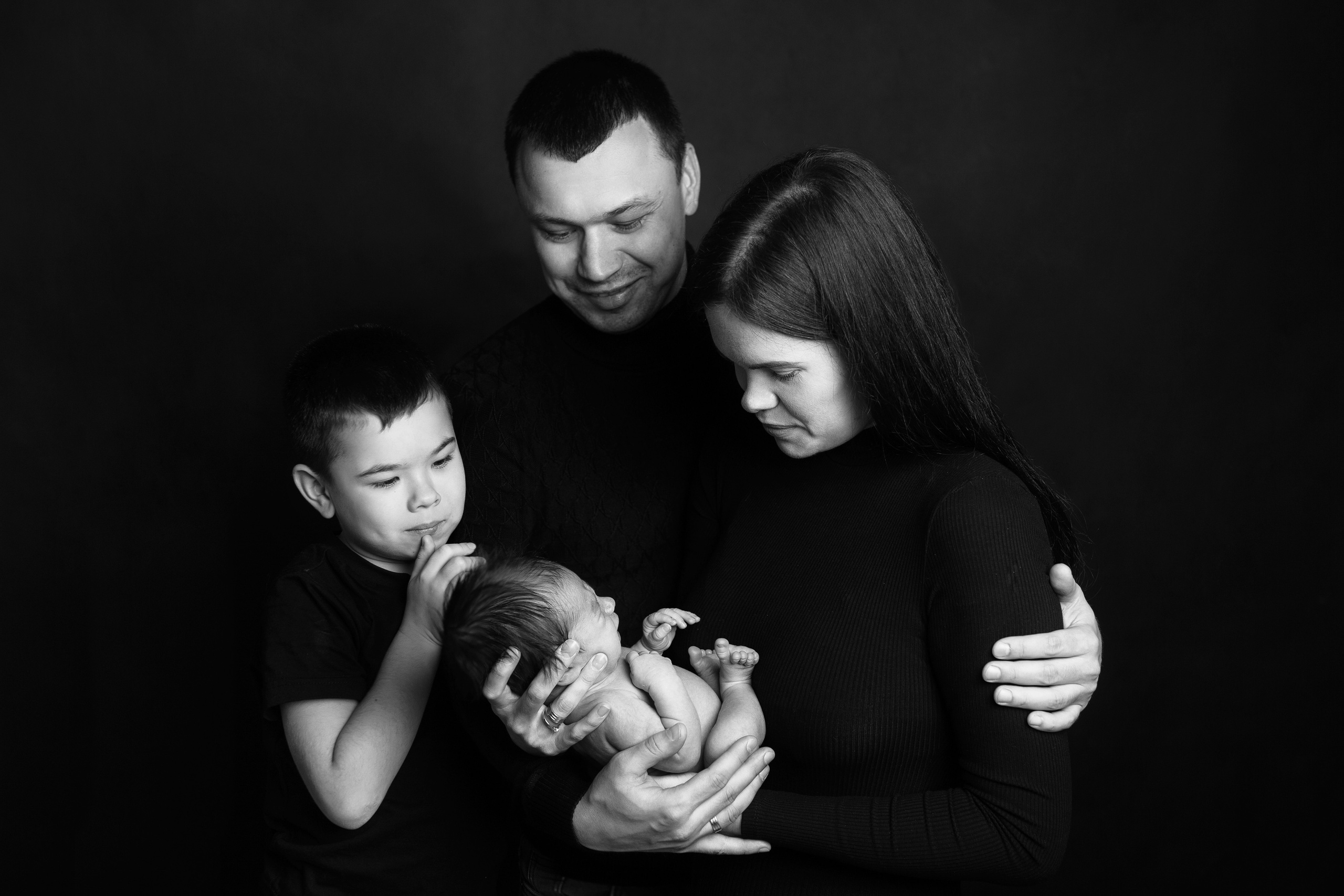 Фотограф новорожденных Йошкар-Ола Казань Чебоксары фотосессия новорожденных фотосессия новорожденного детский фотограф фото младенца детская фотосессия семейный фотограф в Йошкар-Оле Казани Чебоксарах newborn фотосессия фото младенца мальчика фото младенца девочки фотосессия с ребенком фотосессия младенцев фотограф младенцев фотографии детей фотосессия с сыном фотосессия с дочкой карточки для фотосессии новорожденных идеи для фотосессии по месяцам фотосессия новорожденных дома фотосессия новорожденного в студии фотостудия семейная фотосессия с новорожденным одежда для фотосессии новорожденного новорожденной мама и сын мама и дочь двойня новорожденная двойня королевская двойня фотосессия двойни фотосессия родителей новорожденного с новорожденным фото пальчиков фото пяточек самые милые фотографии маленькие пяточки маленькие ручки маленькие пальчики реквизит для фотосессии новорожденных  старший брат младший брат фотография братьев