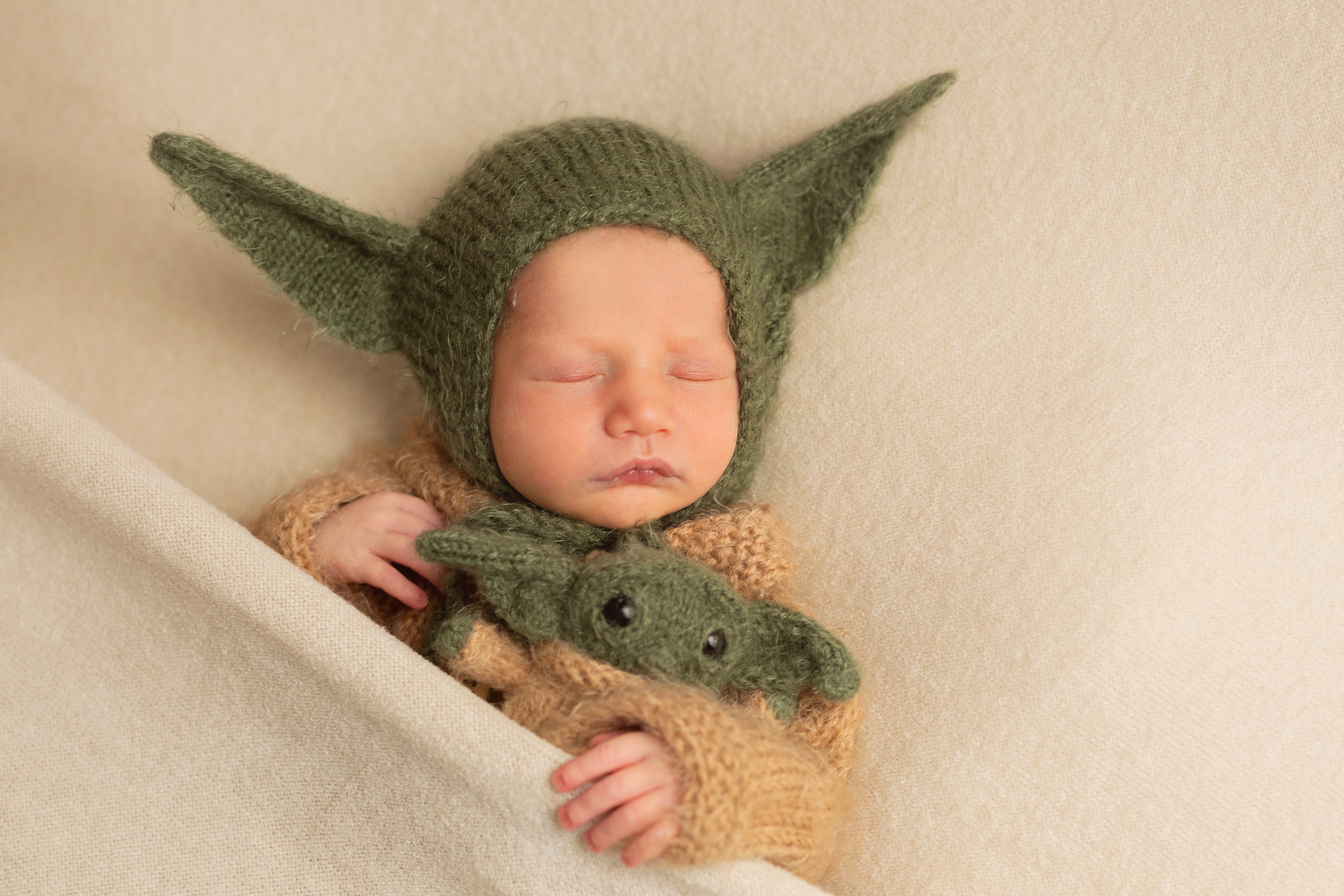 Фотограф новорожденных Йошкар-Ола Казань Чебоксары фотосессия новорожденных фотосессия новорожденного детский фотограф фото младенца детская фотосессия семейный фотограф в Йошкар-Оле Казани Чебоксарах newborn фотосессия фото младенца мальчика фото младенца девочки фотосессия с ребенком фотосессия младенцев фотограф младенцев фотографии детей фотосессия с сыном фотосессия с дочкой карточки для фотосессии новорожденных идеи для фотосессии по месяцам фотосессия новорожденных дома фотосессия новорожденного в студии фотостудия семейная фотосессия с новорожденным одежда для фотосессии новорожденного новорожденной мама и сын мама и дочь двойня новорожденная двойня королевская двойня фотосессия двойни фотосессия родителей новорожденного с новорожденным фото пальчиков фото пяточек самые милые фотографии маленькие пяточки маленькие ручки маленькие пальчики реквизит для фотосессии новорожденных 