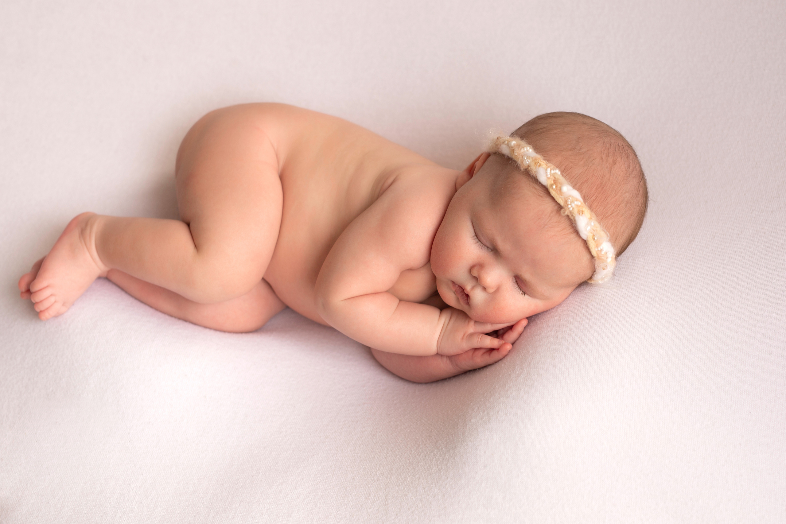 Фотограф новорожденных Йошкар-Ола Казань Чебоксары фотосессия новорожденных фотосессия новорожденного детский фотограф фото младенца детская фотосессия семейный фотограф в Йошкар-Оле Казани Чебоксарах newborn фотосессия фото младенца мальчика фото младенца девочки фотосессия с ребенком фотосессия младенцев фотограф младенцев фотографии детей фотосессия с сыном фотосессия с дочкой карточки для фотосессии новорожденных идеи для фотосессии по месяцам фотосессия новорожденных дома фотосессия новорожденного в студии фотостудия семейная фотосессия с новорожденным одежда для фотосессии новорожденного новорожденной мама и сын мама и дочь двойня новорожденная двойня королевская двойня фотосессия двойни фотосессия родителей новорожденного с новорожденным фото пальчиков фото пяточек самые милые фотографии маленькие пяточки маленькие ручки маленькие пальчики реквизит для фотосессии новорожденных фотосессия с живыми цветами фотосессия девочки с цветами фото с розами