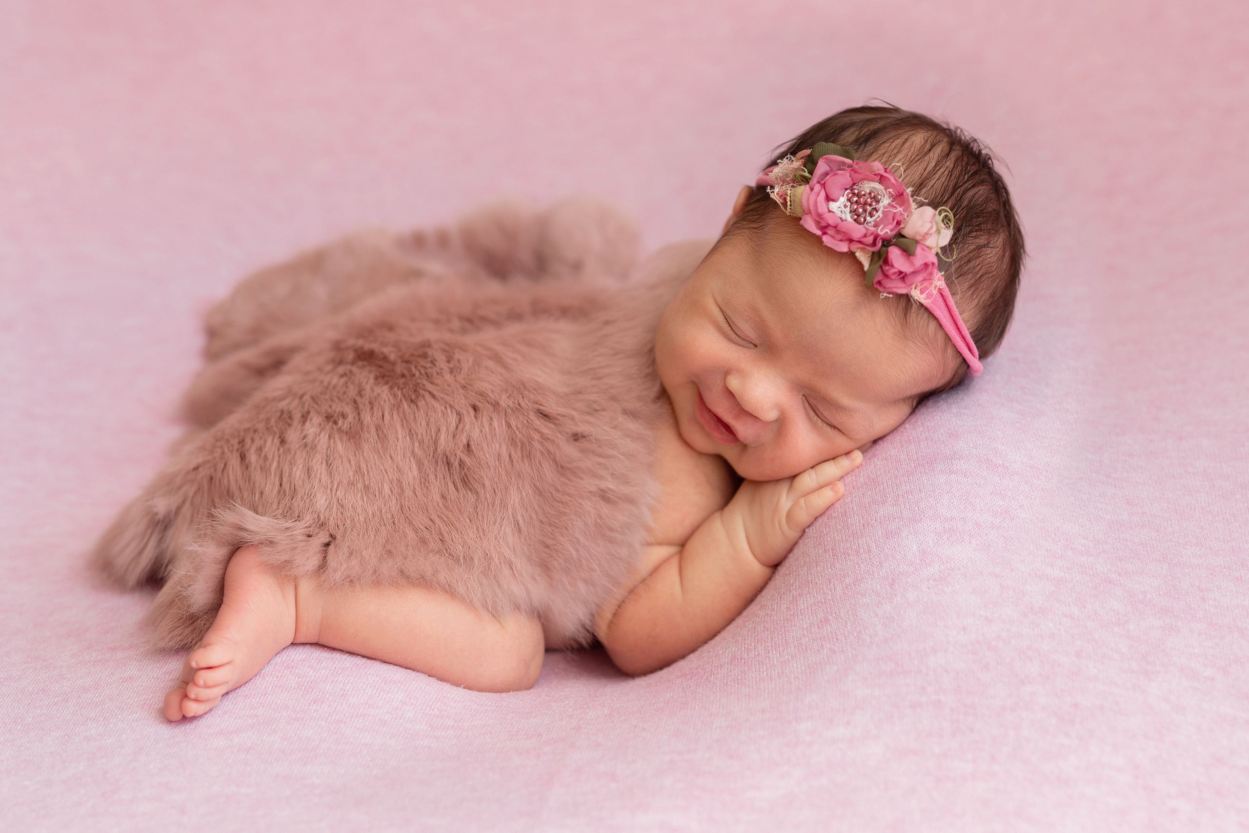 Фотограф новорожденных Йошкар-Ола Казань Чебоксары фотосессия новорожденных фотосессия новорожденного детский фотограф фото младенца детская фотосессия семейный фотограф в Йошкар-Оле Казани Чебоксарах newborn фотосессия фото младенца мальчика фото младенца девочки фотосессия с ребенком фотосессия младенцев фотограф младенцев фотографии детей фотосессия с сыном фотосессия с дочкой карточки для фотосессии новорожденных идеи для фотосессии по месяцам фотосессия новорожденных дома фотосессия новорожденного в студии фотостудия семейная фотосессия с новорожденным одежда для фотосессии новорожденного новорожденной мама и сын мама и дочь двойня новорожденная двойня королевская двойня фотосессия двойни фотосессия родителей новорожденного с новорожденным фото пальчиков фото пяточек самые милые фотографии маленькие пяточки маленькие ручки маленькие пальчики реквизит для фотосессии новорожденных фотосессия с живыми цветами фотосессия девочки с цветами фото с розами