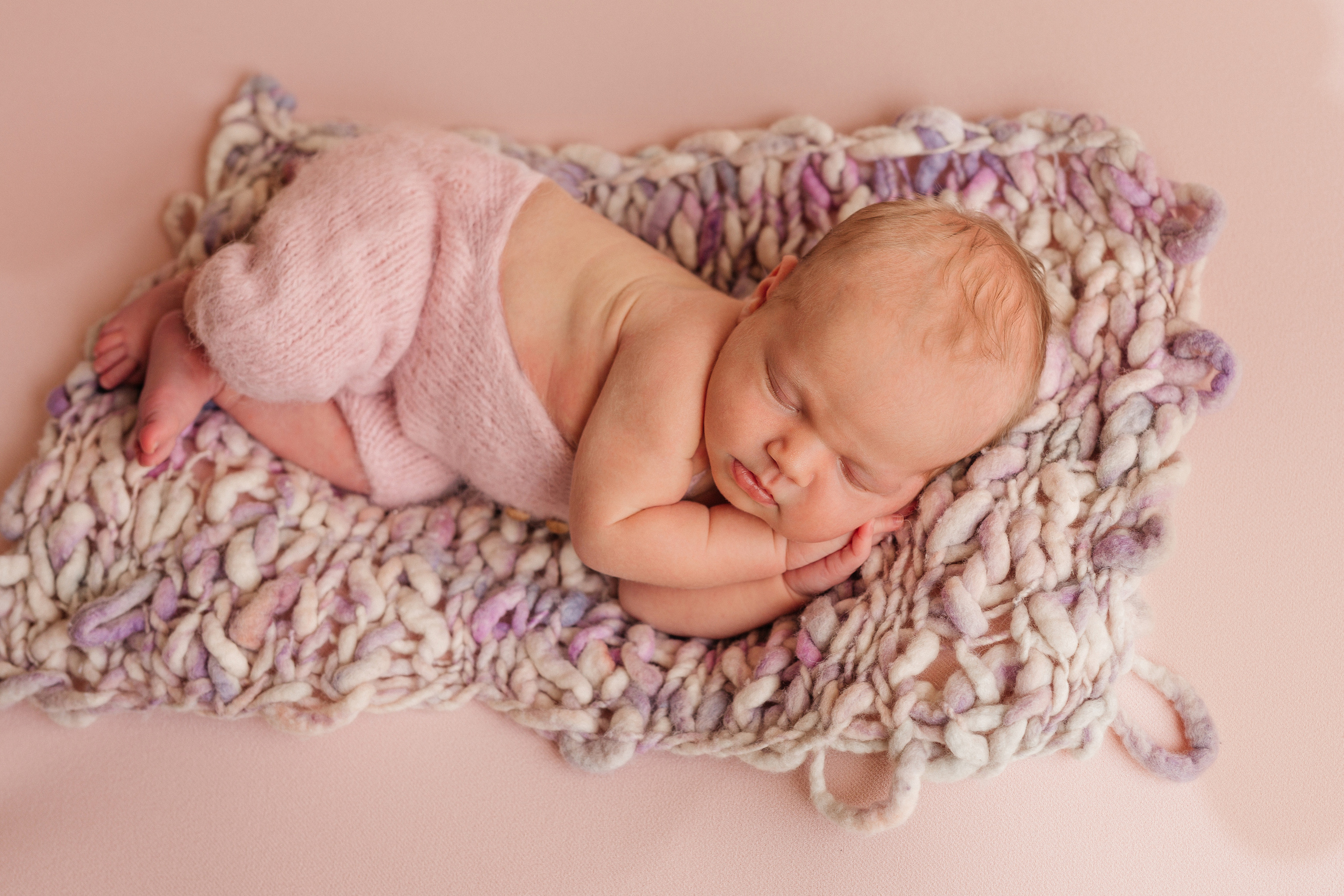 Фотограф новорожденных Йошкар-Ола Казань Чебоксары фотосессия новорожденных фотосессия новорожденного детский фотограф фото младенца детская фотосессия семейный фотограф в Йошкар-Оле Казани Чебоксарах newborn фотосессия фото младенца мальчика фото младенца девочки фотосессия с ребенком фотосессия младенцев фотограф младенцев фотографии детей фотосессия с сыном фотосессия с дочкой карточки для фотосессии новорожденных идеи для фотосессии по месяцам фотосессия новорожденных дома фотосессия новорожденного в студии фотостудия семейная фотосессия с новорожденным одежда для фотосессии новорожденного новорожденной мама и сын мама и дочь двойня новорожденная двойня королевская двойня фотосессия двойни фотосессия родителей новорожденного с новорожденным фото пальчиков фото пяточек самые милые фотографии маленькие пяточки маленькие ручки маленькие пальчики реквизит для фотосессии новорожденных 