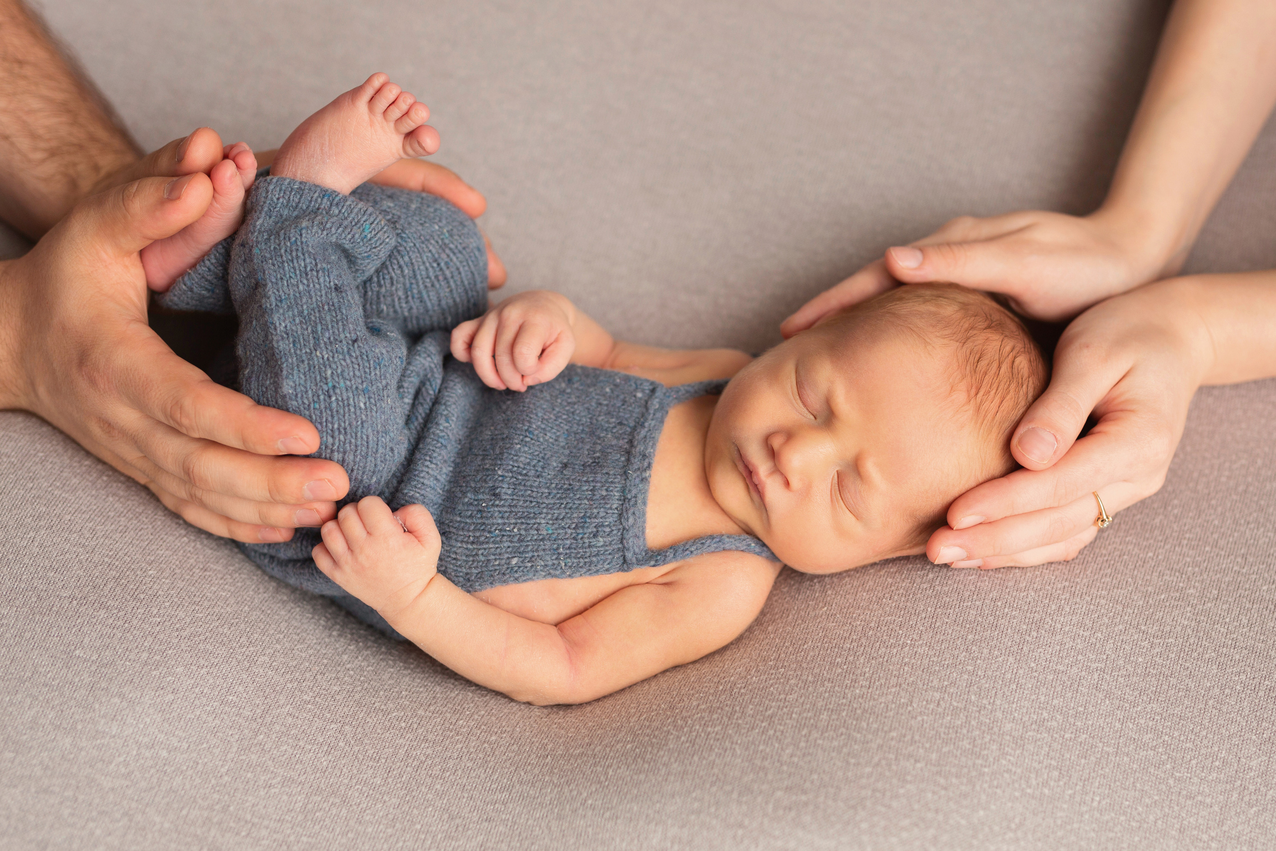 Фотограф новорожденных Йошкар-Ола Казань Чебоксары фотосессия новорожденных фотосессия новорожденного детский фотограф фото младенца детская фотосессия семейный фотограф в Йошкар-Оле Казани Чебоксарах newborn фотосессия фото младенца мальчика фото младенца девочки фотосессия с ребенком фотосессия младенцев фотограф младенцев фотографии детей фотосессия с сыном фотосессия с дочкой карточки для фотосессии новорожденных идеи для фотосессии по месяцам фотосессия новорожденных дома фотосессия новорожденного в студии фотостудия семейная фотосессия с новорожденным одежда для фотосессии новорожденного новорожденной мама и сын мама и дочь двойня новорожденная двойня королевская двойня фотосессия двойни фотосессия родителей новорожденного с новорожденным фото пальчиков фото пяточек самые милые фотографии маленькие пяточки маленькие ручки маленькие пальчики реквизит для фотосессии новорожденных фотосессия с живыми цветами фотосессия девочки с цветами фото с розами