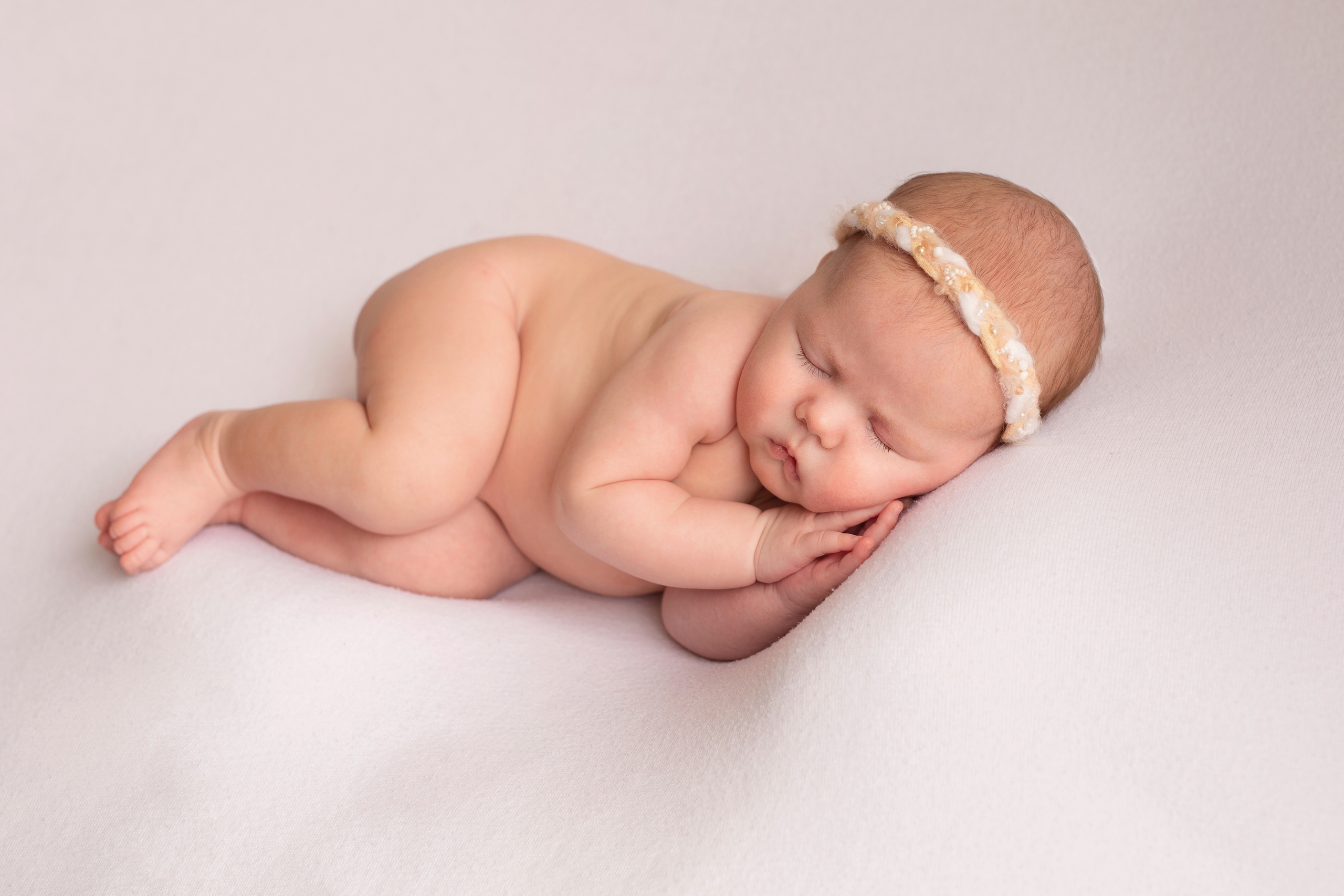 Фотограф новорожденных Йошкар-Ола Казань Чебоксары фотосессия новорожденных фотосессия новорожденного детский фотограф фото младенца детская фотосессия семейный фотограф в Йошкар-Оле Казани Чебоксарах newborn фотосессия фото младенца мальчика фото младенца девочки фотосессия с ребенком фотосессия младенцев фотограф младенцев фотографии детей фотосессия с сыном фотосессия с дочкой карточки для фотосессии новорожденных идеи для фотосессии по месяцам фотосессия новорожденных дома фотосессия новорожденного в студии фотостудия семейная фотосессия с новорожденным одежда для фотосессии новорожденного новорожденной мама и сын мама и дочь двойня новорожденная двойня королевская двойня фотосессия двойни фотосессия родителей новорожденного с новорожденным фото пальчиков фото пяточек самые милые фотографии маленькие пяточки маленькие ручки маленькие пальчики реквизит для фотосессии новорожденных фотосессия с живыми цветами фотосессия девочки с цветами фото с розами