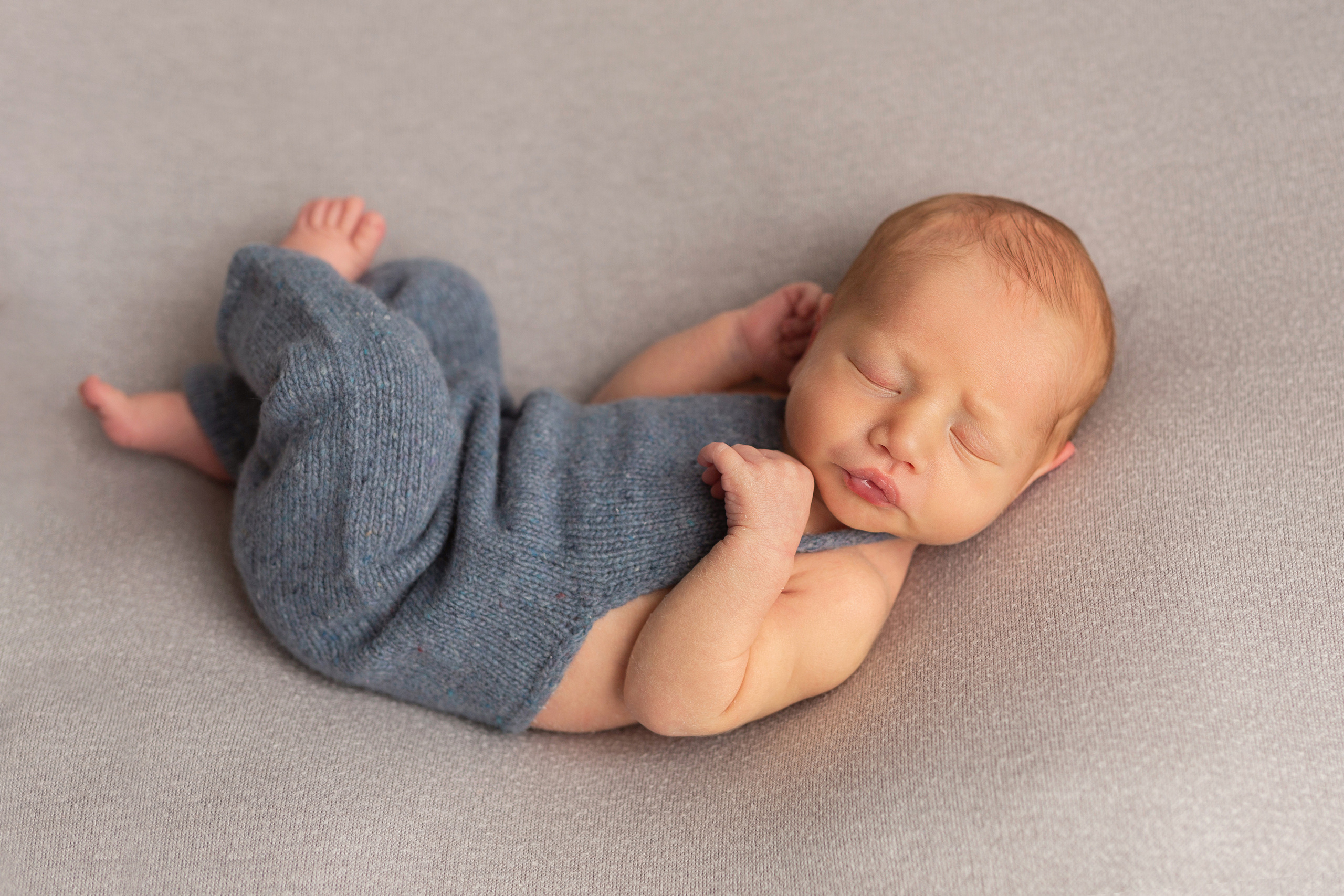 Фотограф новорожденных Йошкар-Ола Казань Чебоксары фотосессия новорожденных фотосессия новорожденного детский фотограф фото младенца детская фотосессия семейный фотограф в Йошкар-Оле Казани Чебоксарах newborn фотосессия фото младенца мальчика фото младенца девочки фотосессия с ребенком фотосессия младенцев фотограф младенцев фотографии детей фотосессия с сыном фотосессия с дочкой карточки для фотосессии новорожденных идеи для фотосессии по месяцам фотосессия новорожденных дома фотосессия новорожденного в студии фотостудия семейная фотосессия с новорожденным одежда для фотосессии новорожденного новорожденной мама и сын мама и дочь двойня новорожденная двойня королевская двойня фотосессия двойни фотосессия родителей новорожденного с новорожденным фото пальчиков фото пяточек самые милые фотографии маленькие пяточки маленькие ручки маленькие пальчики реквизит для фотосессии новорожденных фотосессия с живыми цветами фотосессия девочки с цветами фото с розами