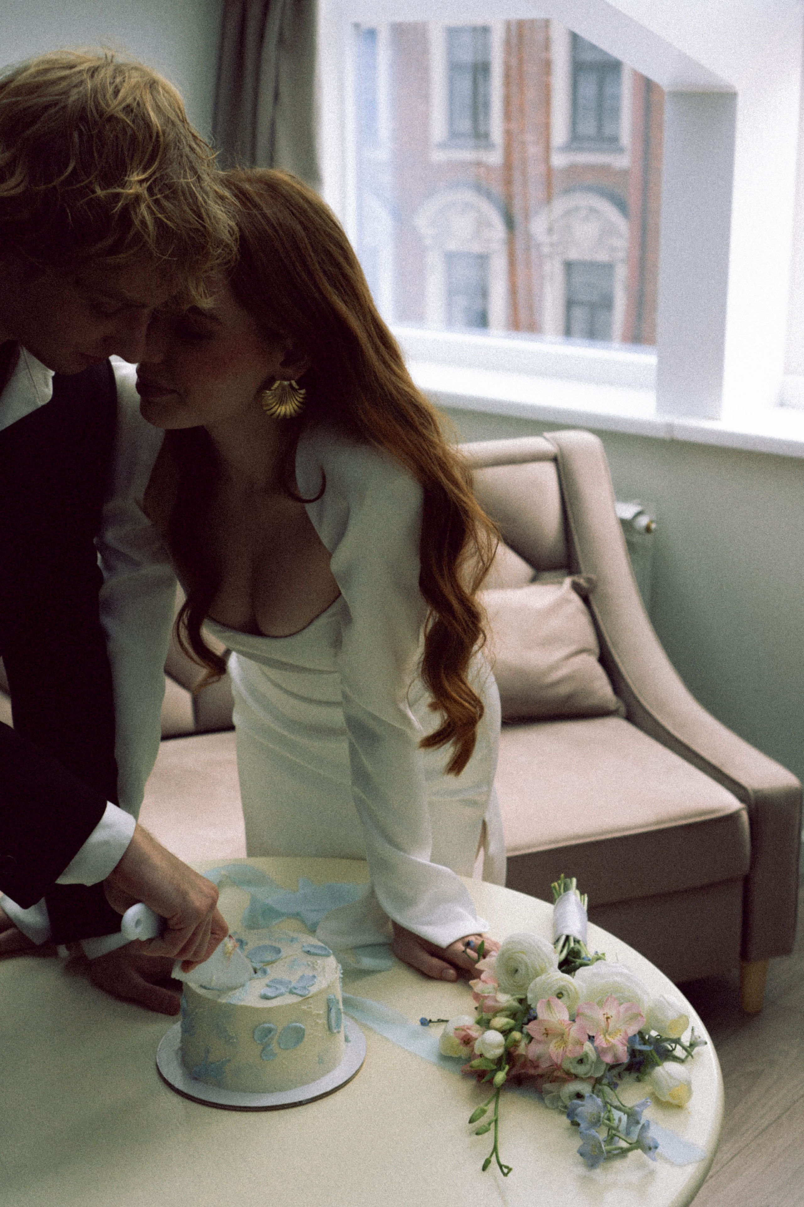 СВАДЕБНАЯ СЬЕМКА В ОТЕЛЕ. СБОРЫ ЖЕНИХА И НЕВЕСТЫ И ТАКЖЕ ТОР И ПОДГОТОВКА К ПРОГУЛКЕ. Профессиональный фотограф, Санкт-Петербург — Виктория Богомолова