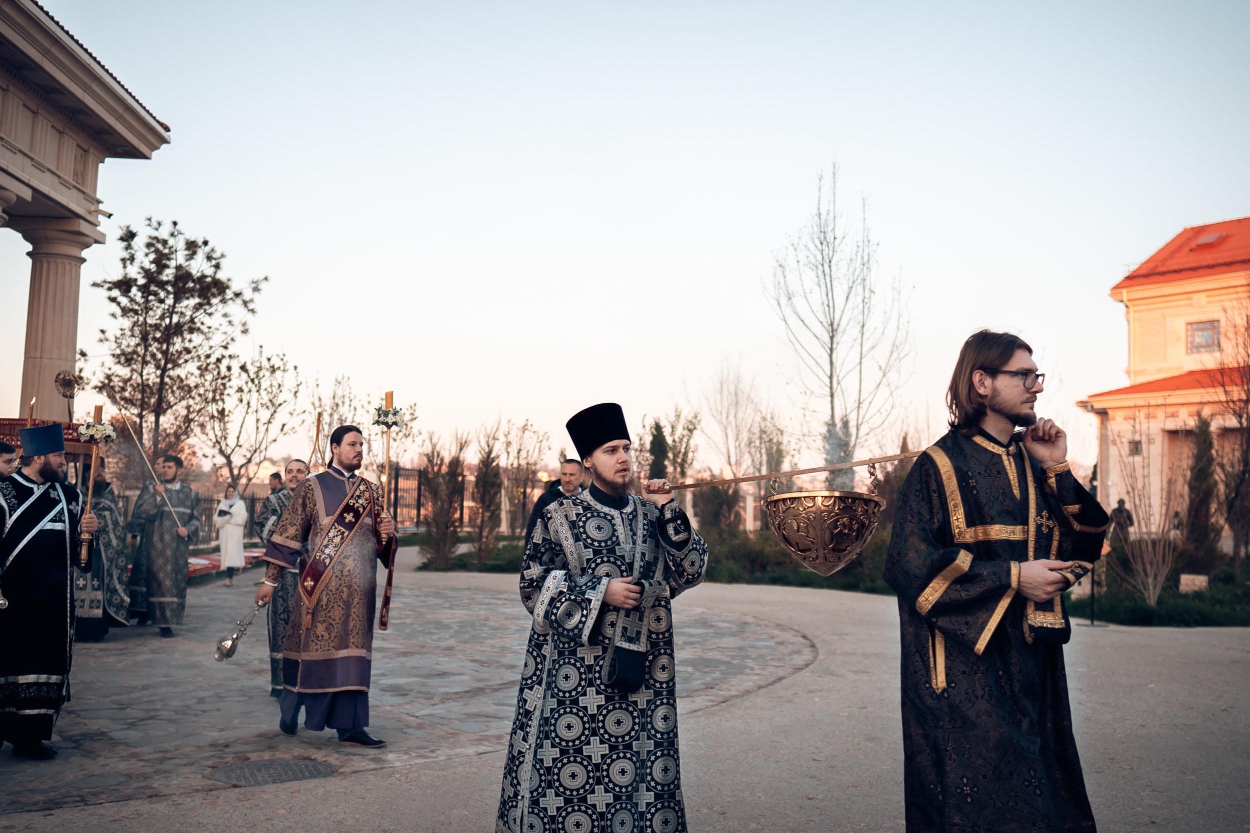 Богослужение Великой пятницы в Херсонесском монастыре Севастополь. Церковный фотограф Севастополь