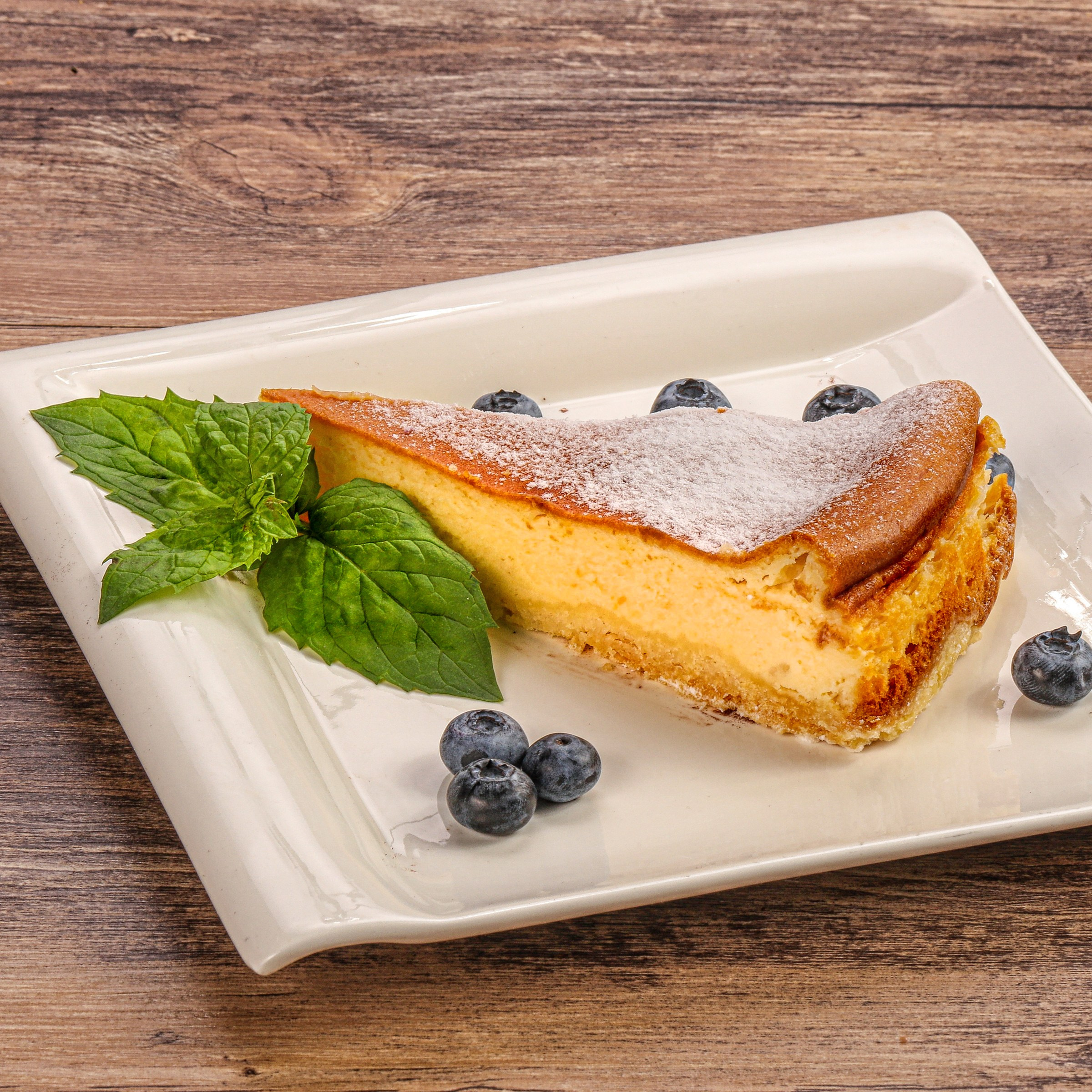 Фотосъемка десертов и выпечки. Заказ по тел.: +7 (906) 006-90-22. Фуд-фотограф Андрей Старостин — съемка еды в Москве. 9000 руб. в час