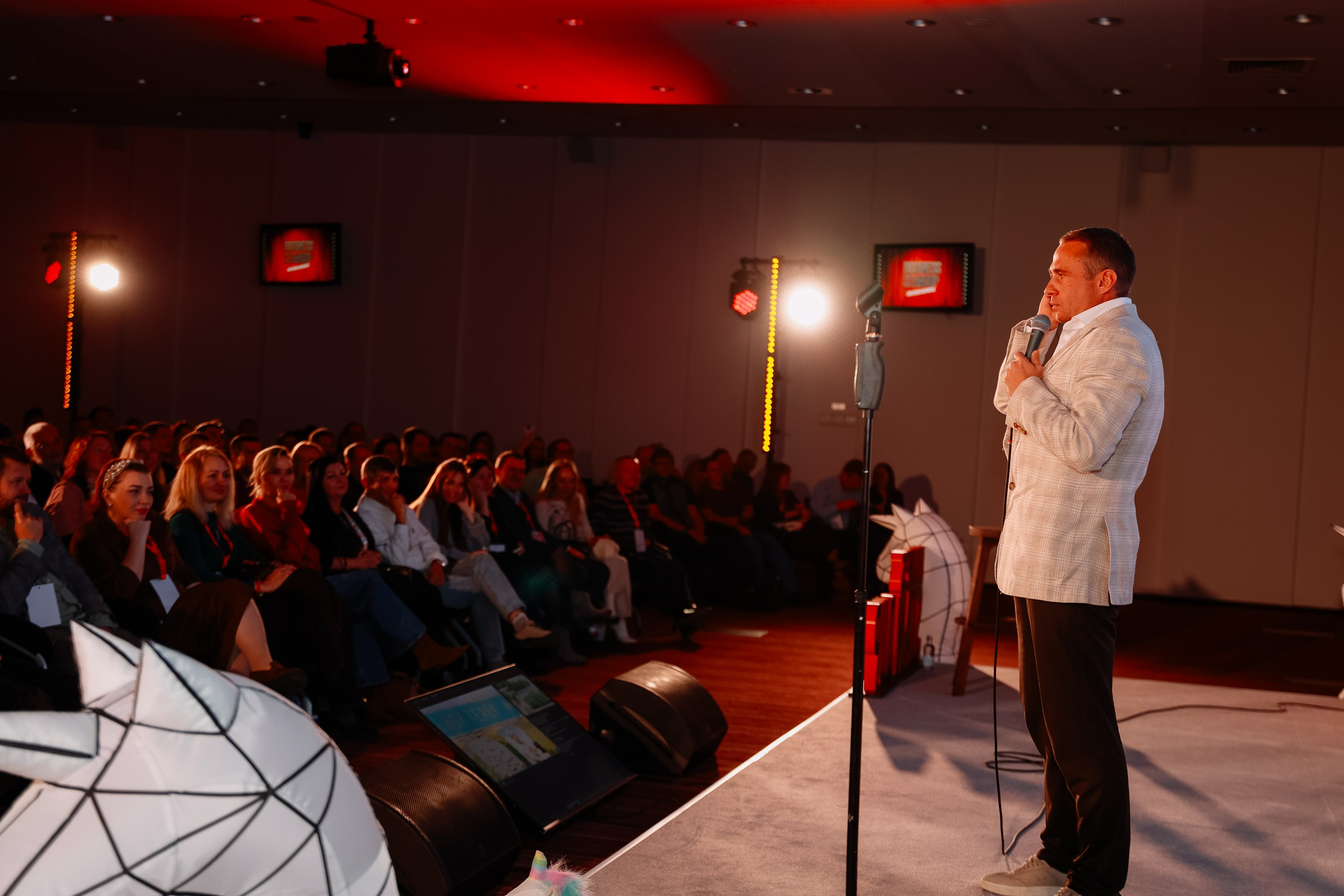 BUSNESS STANDUP с Оскаром Хартманном. Фотограф Юлия Мальцева