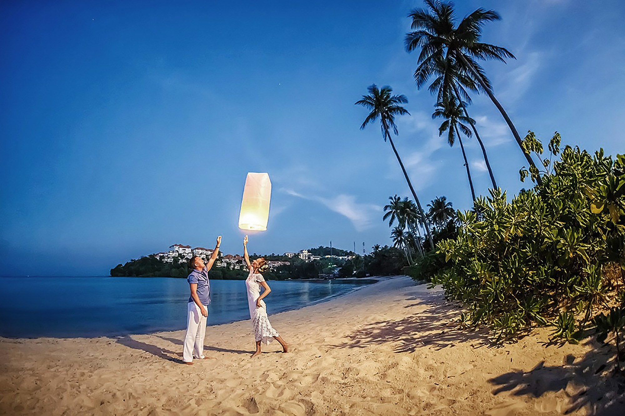 фотосессия Пхукет фотограф пляж лавстори  романтическая фотосъёмка Ката Карон Найхарн Патонг Найхарн Сурин море счастье радость идея место образ пример фото позы для фотосессии Phuket Naiharn Kata Karon Patong Surin заказать фотосъёмку цена стоимость 