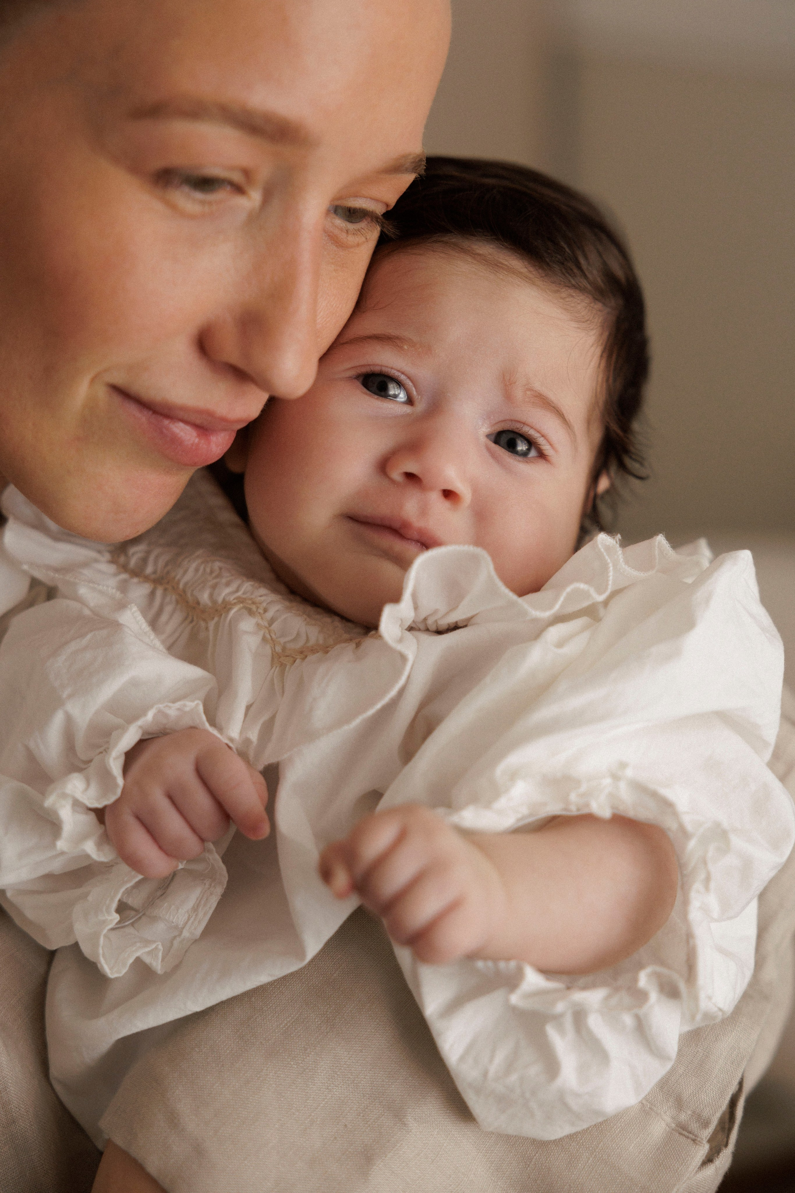 New born family photoshoot at home. Wedding and family photographer