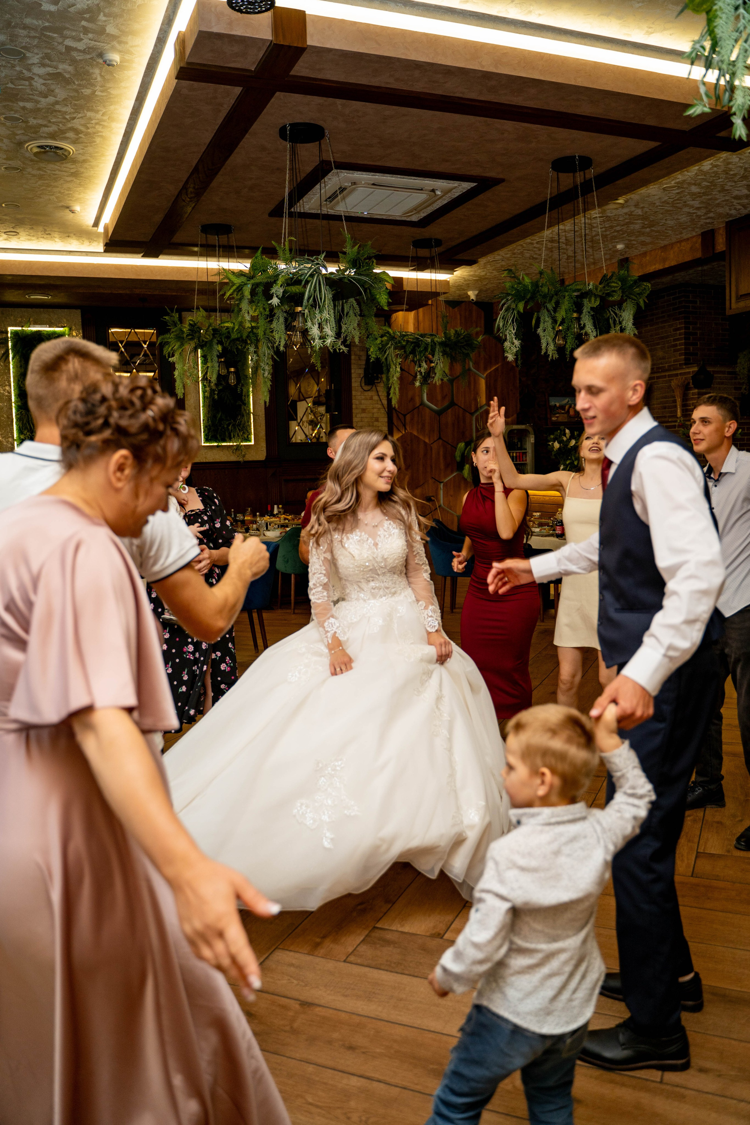 Данил и Анастасия. Видеосьемка, фотосьемка свадеб, юбилеев, утренников в Краснодарском кр