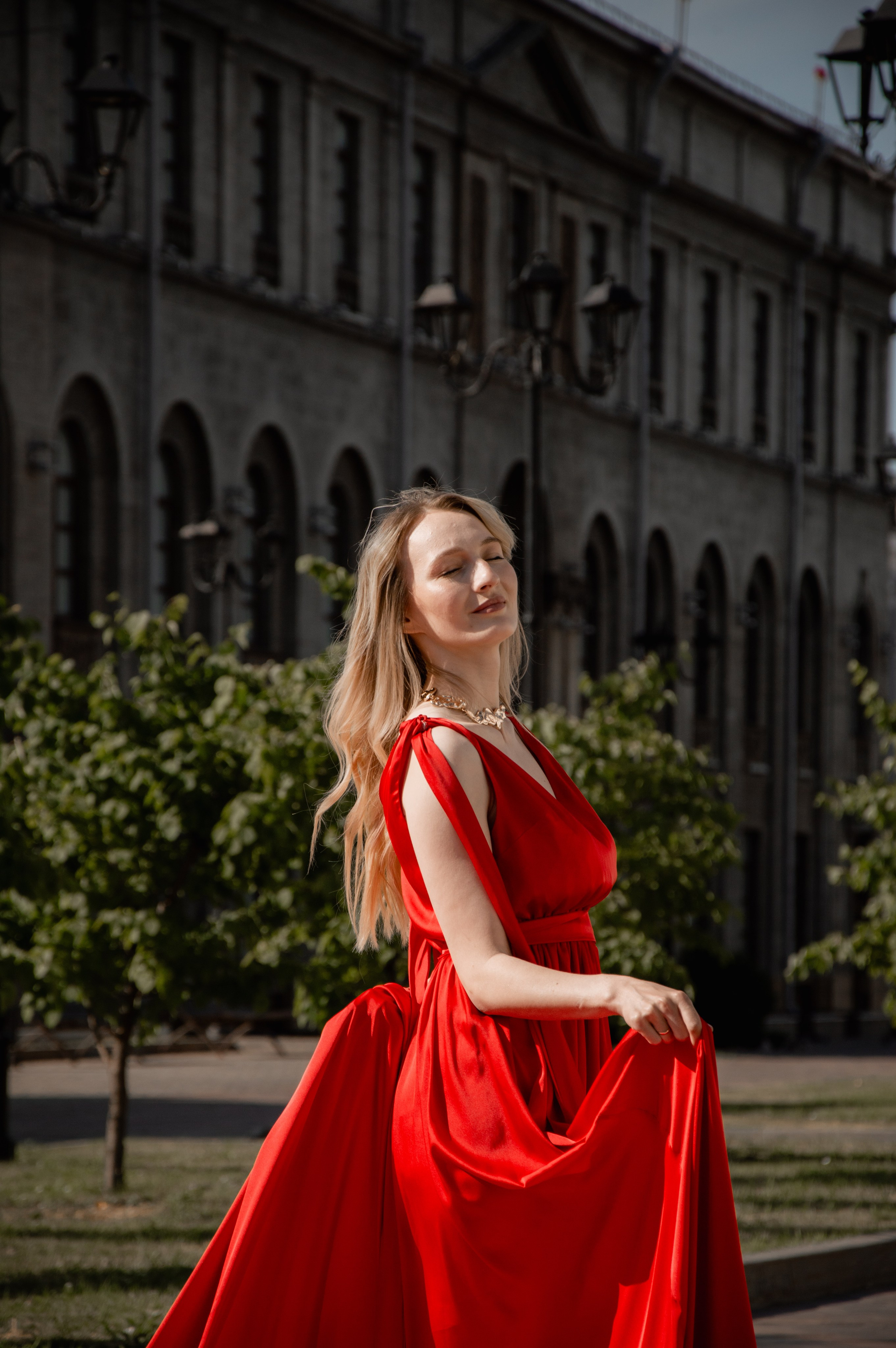 Летящие платья. Мобильный фотограф в Омске