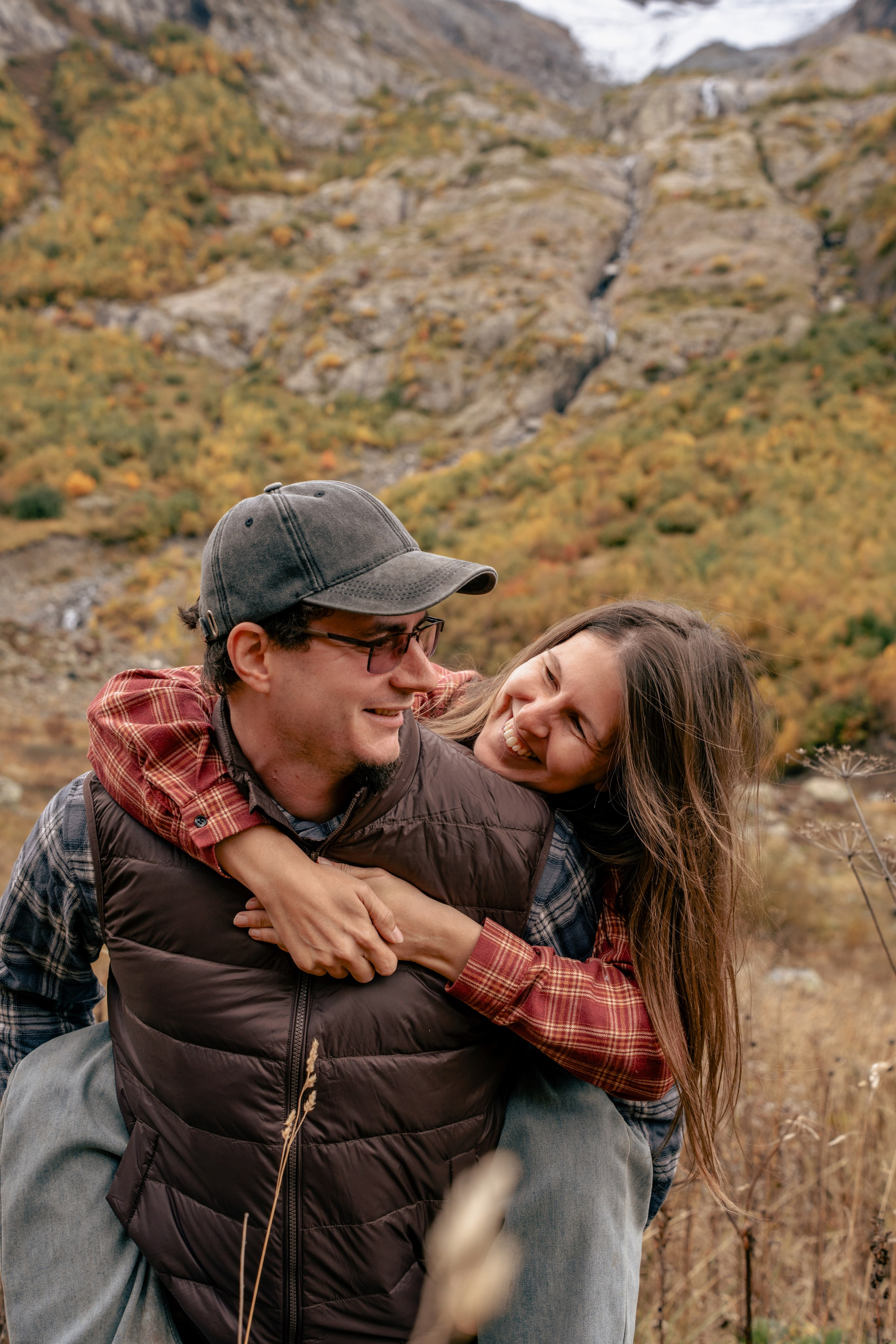 Семейная фотосессия в Домбае. Фотограф КМВ|ГОРЫ Пятигорск Железноводск Ессентуки Кисловодск Домбай Архыз Эльбрус