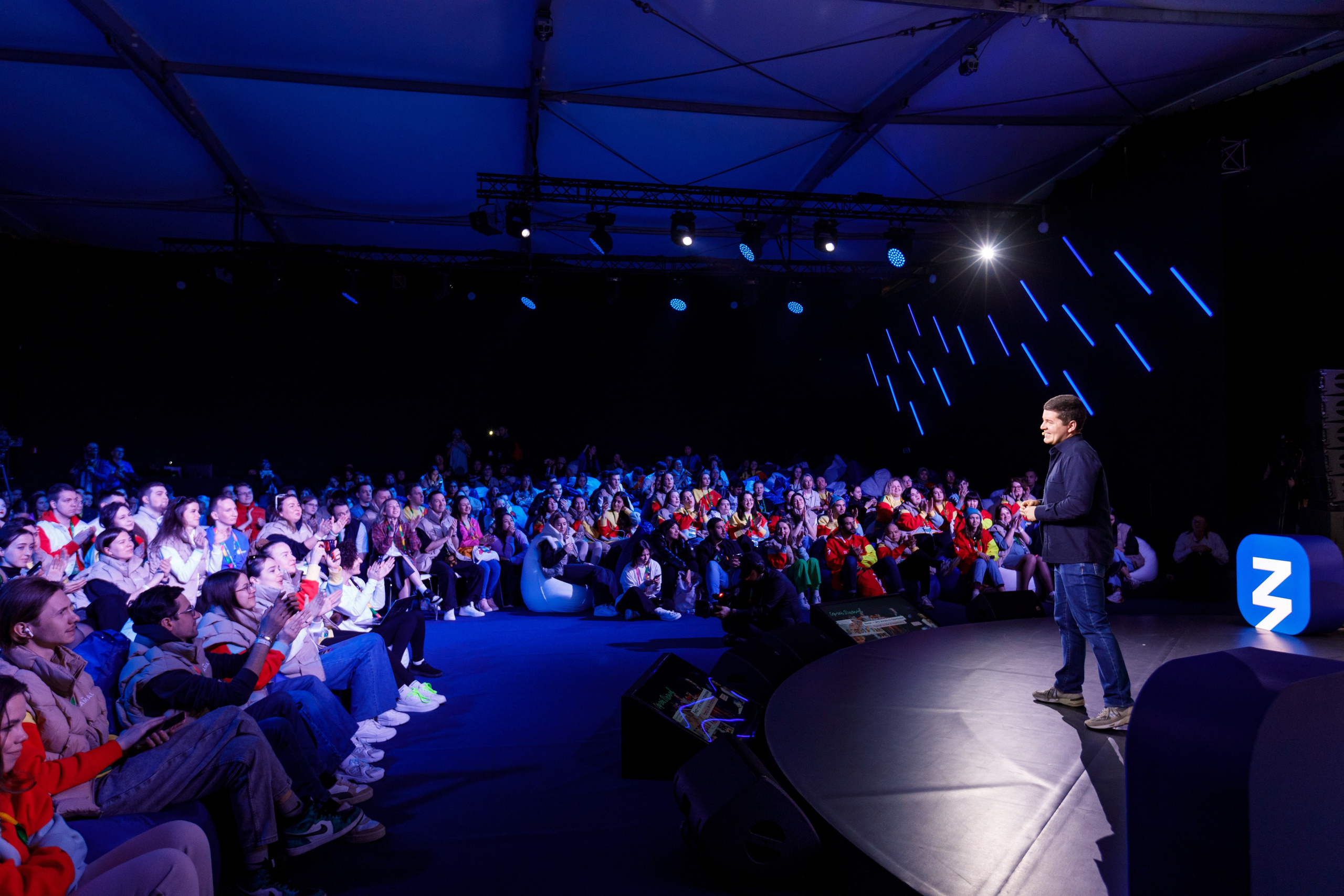 Всемирный фестиваль молодёжи 2024 в России. Репортажный фотограф в Москве, Сочи и Санкт-Петербурге