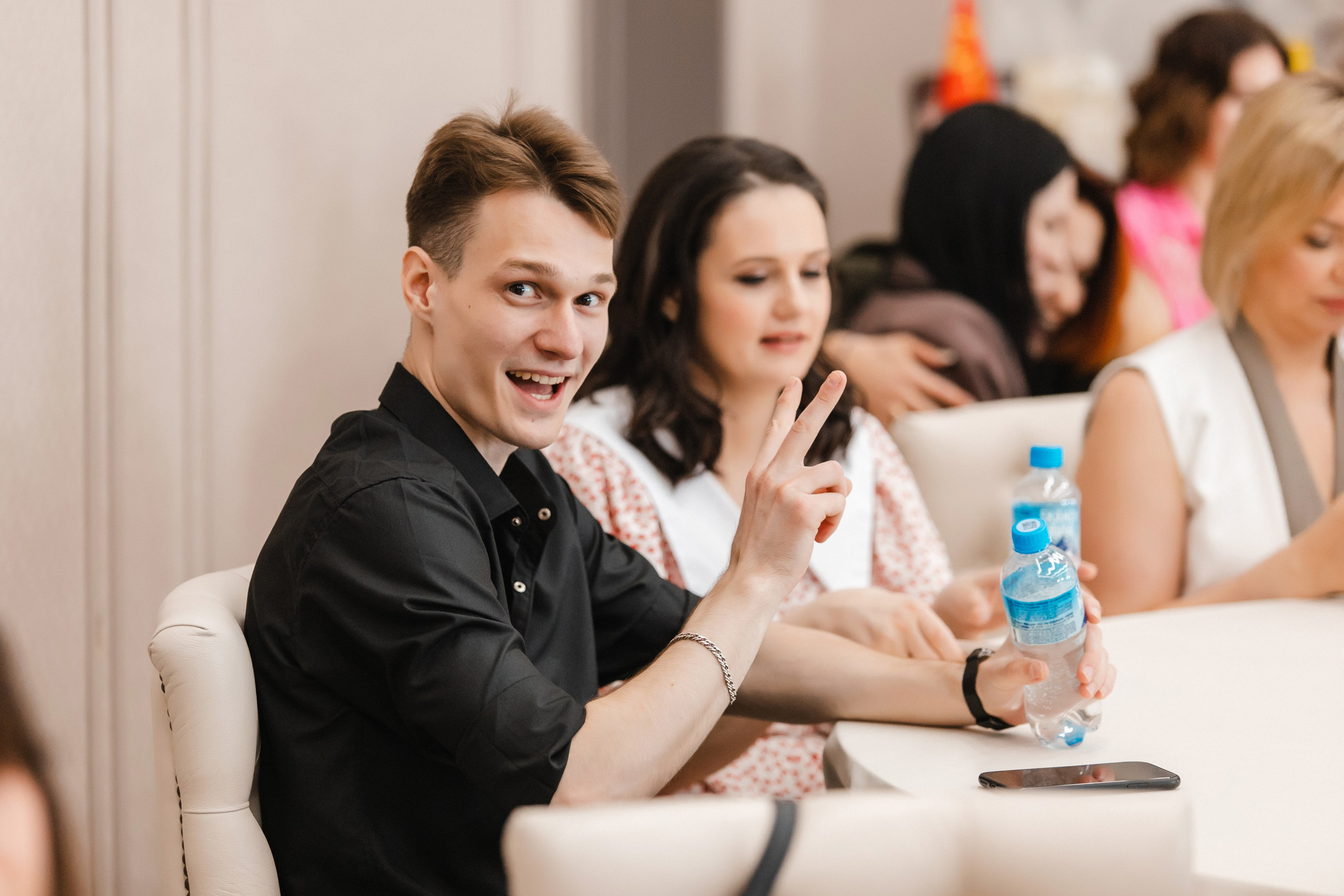 Дамский клуб 17 мая 2025. Роман Урумбаев фотограф Нижневартовск