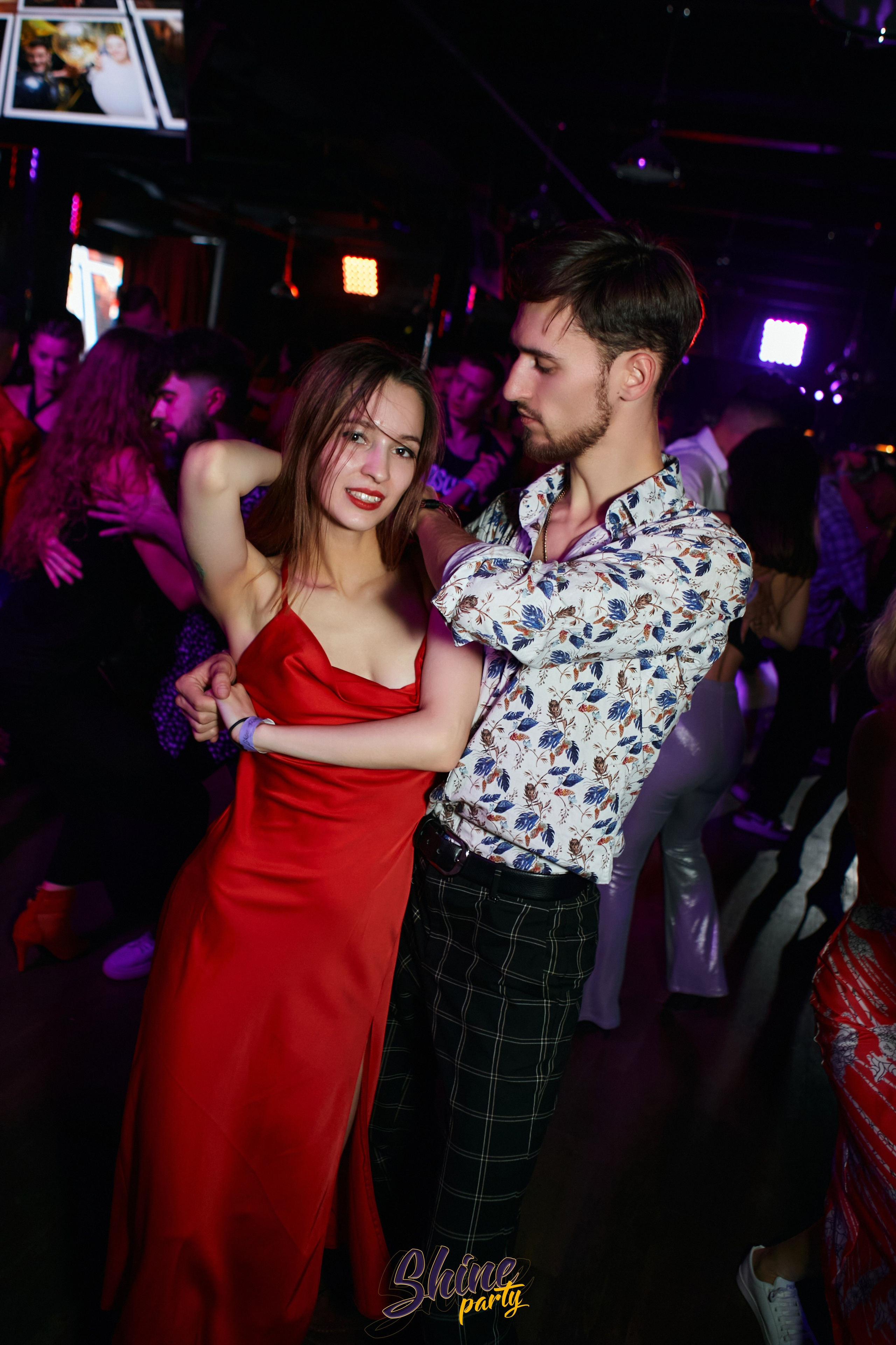 Shine party bachata. Свадебный фотограф