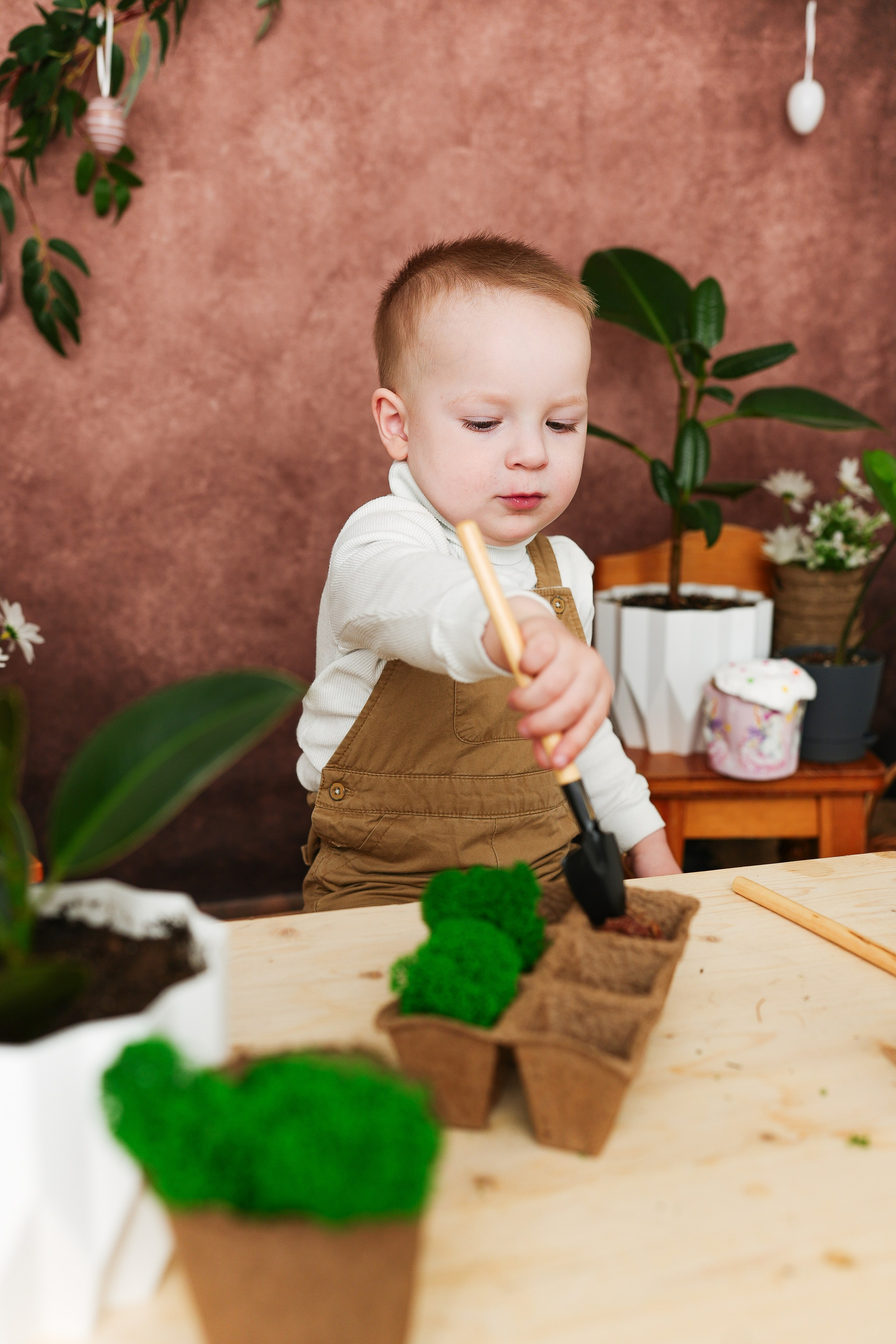 Маленький садовод. Фотограф новорожденных и детский фотограф в Екатеринбурге Ксени