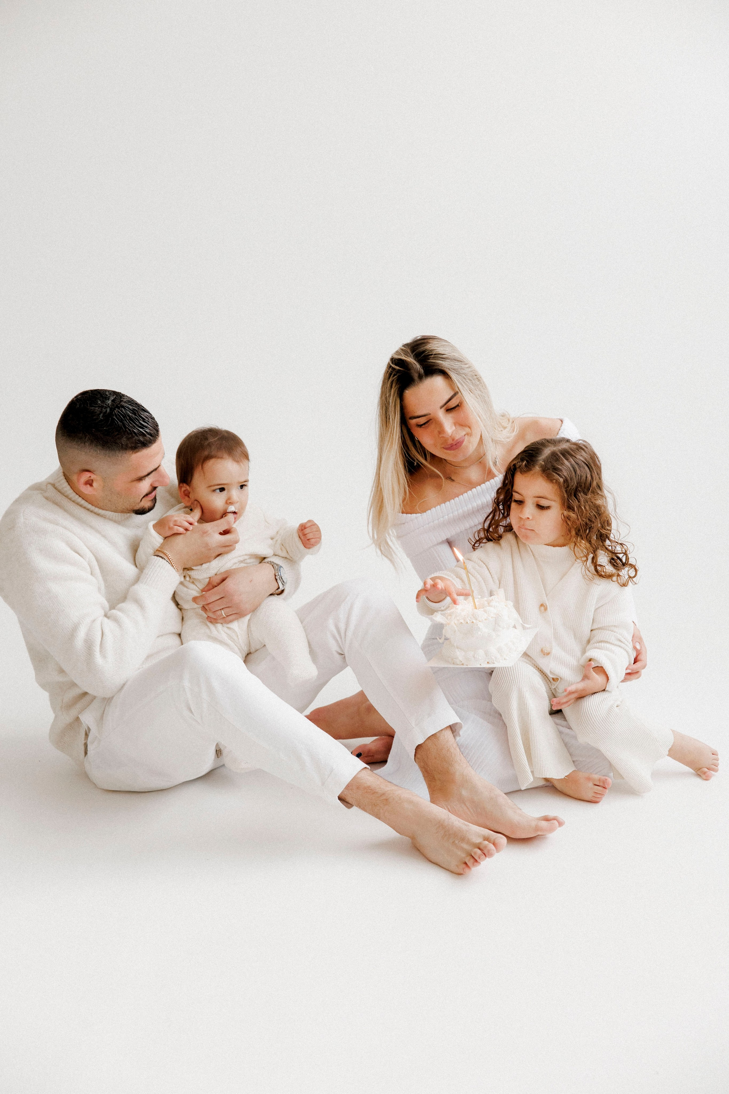 Family photoshoot in White Studio. Wedding and family photographer
