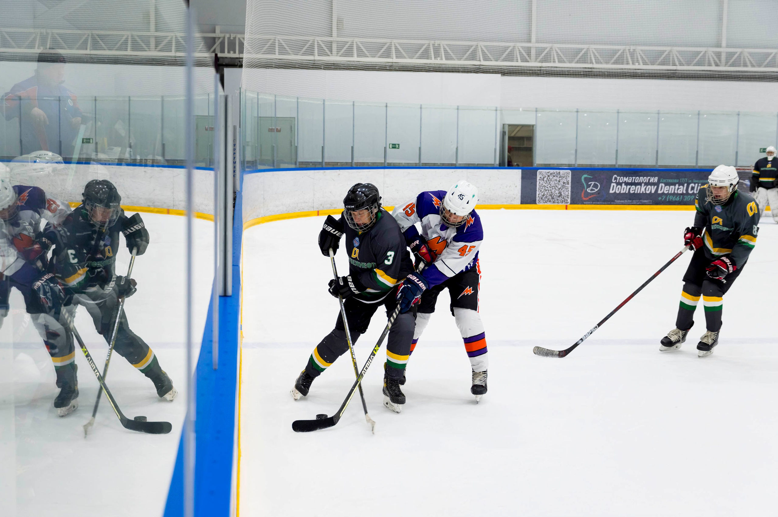 Хоккейный матч корпоративной команды Зарубежнефть. Репортажный фотограф и видеограф Слава Думчев. Тимбилдинги, отчетники, корпоративы