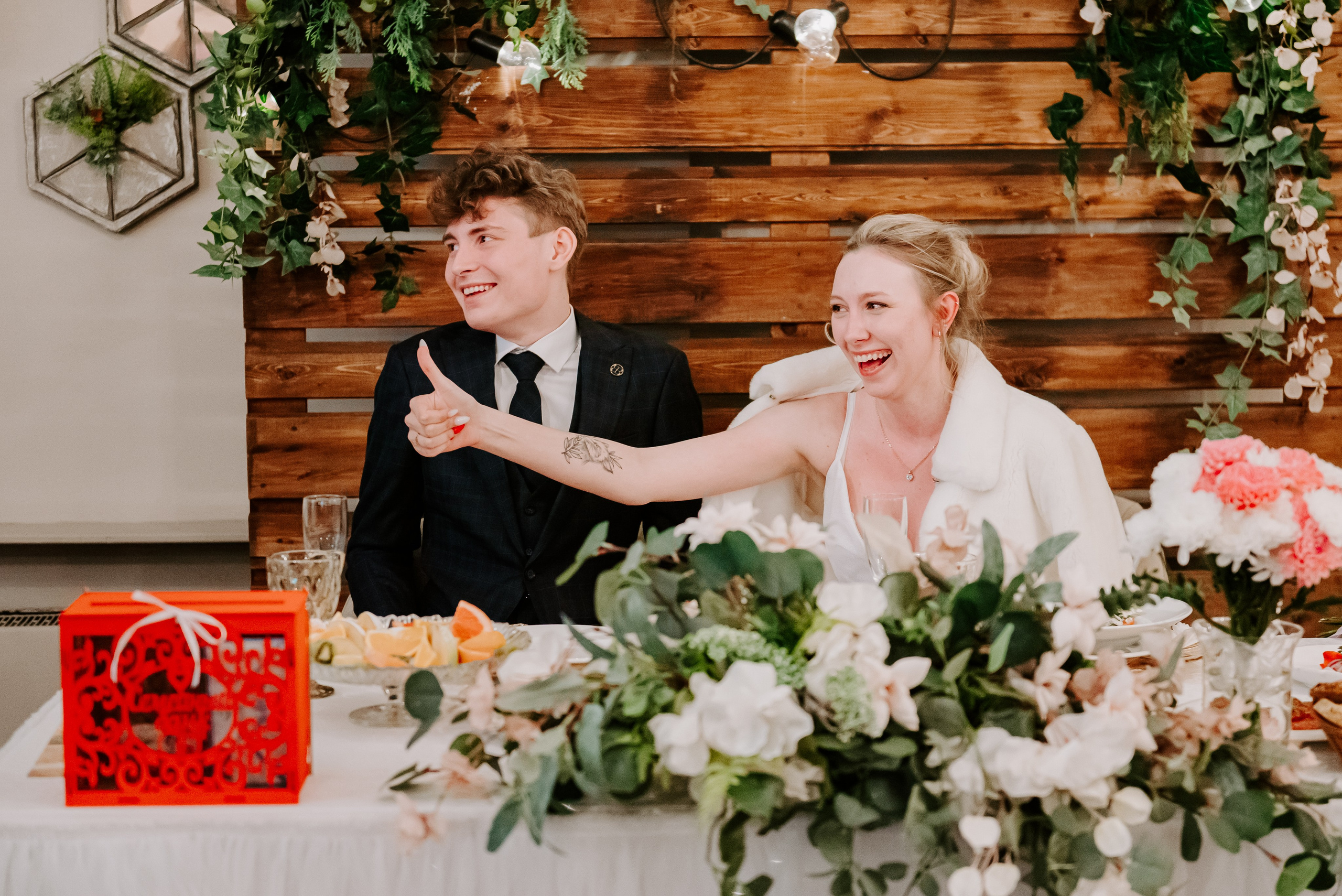 Свадебная фотосессия в музыкальном театре в г. Кемерово