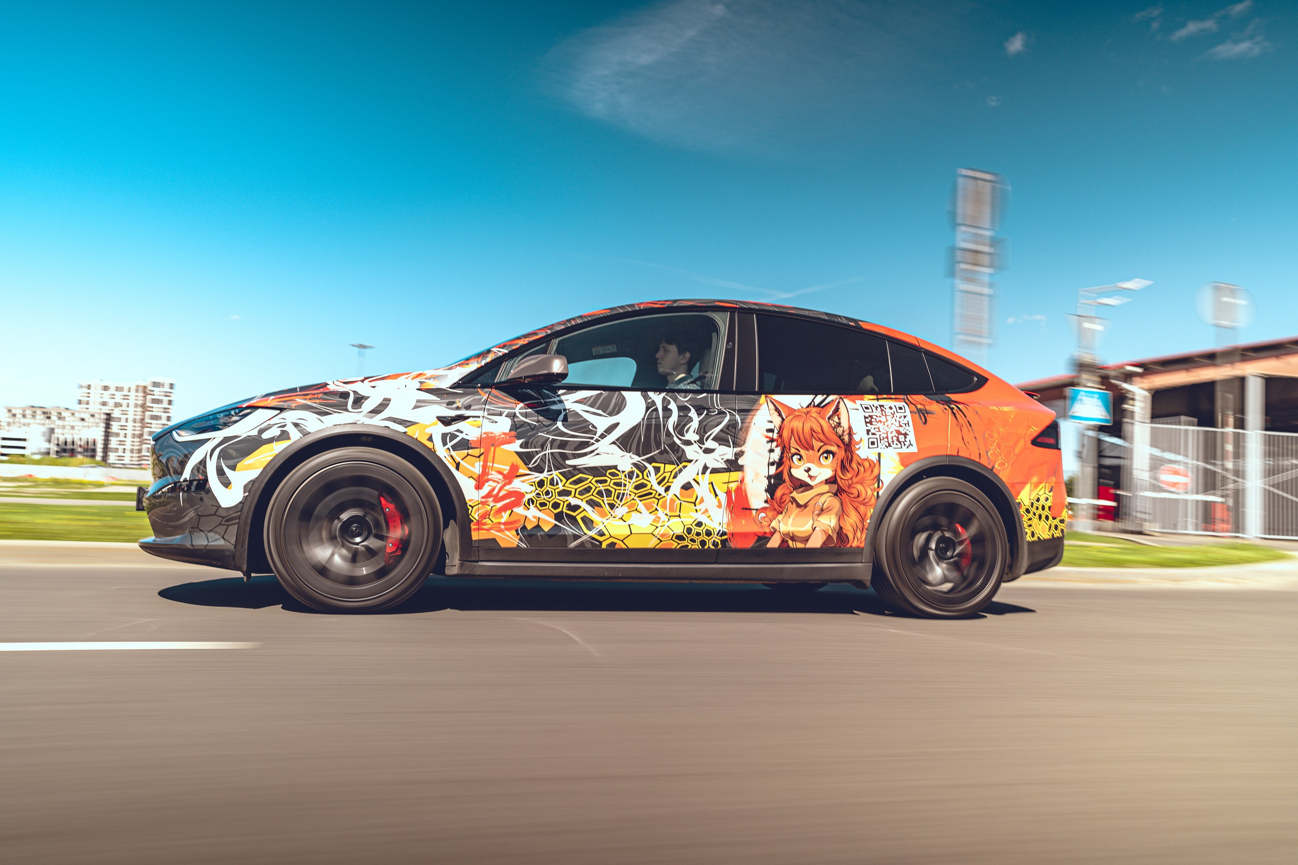 Винилография на Tesla Model X Plaid. Студия дизайна и оклейки авто Barmaley Design