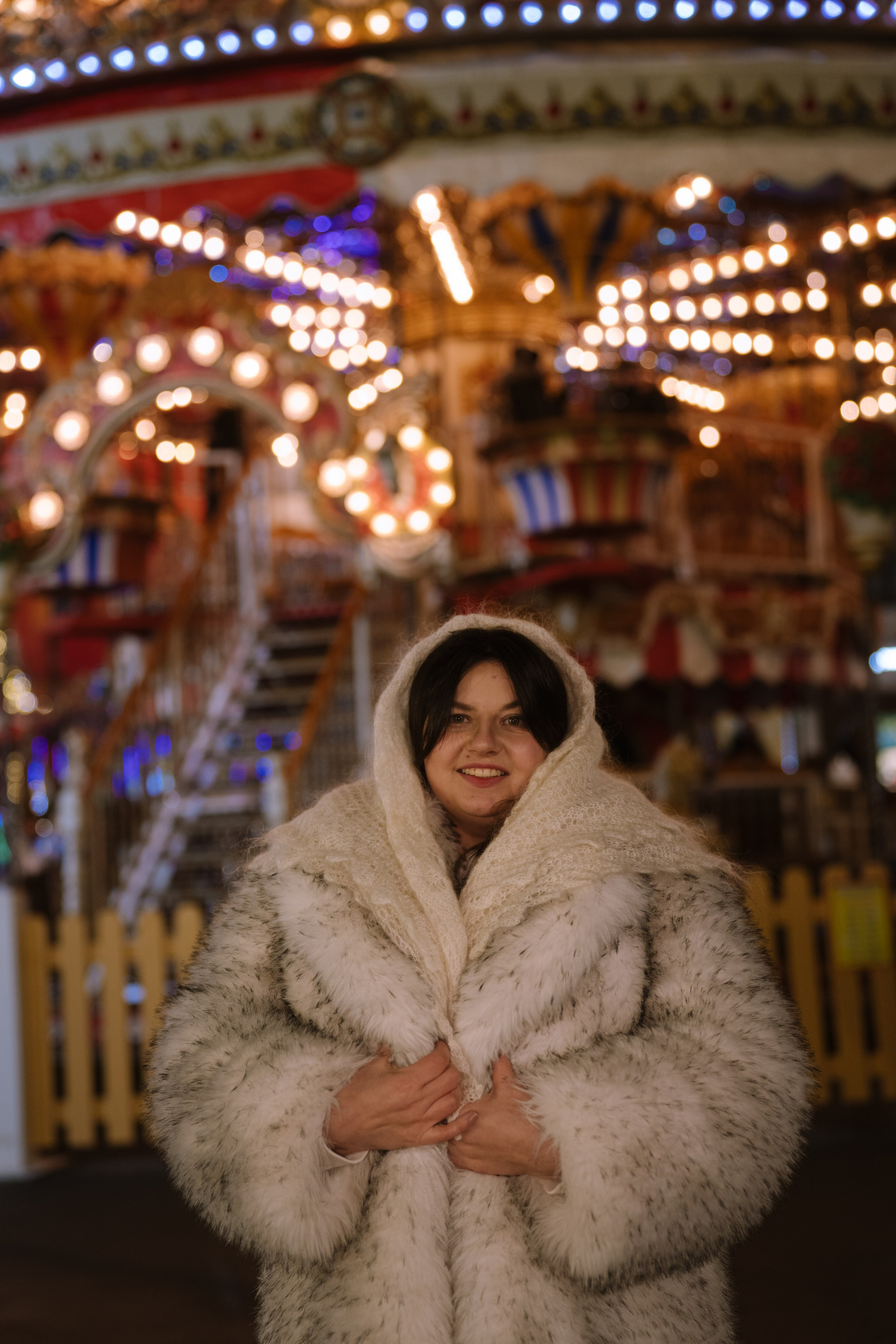 ПРОГУЛКА НА МАНЕЖНОЙ ПЛОЩАДИ ДЛЯ ДЕВУШКИ ПЕРЕД НОВЫМ ГОДОМ (НОВОГОДНЯЯ ФОТОСЕССИИЯ НА МАНЕЖНОЙ ПЛОЩАДИ). Профессиональный фотограф, Санкт-Петербург — Виктория Богомолова