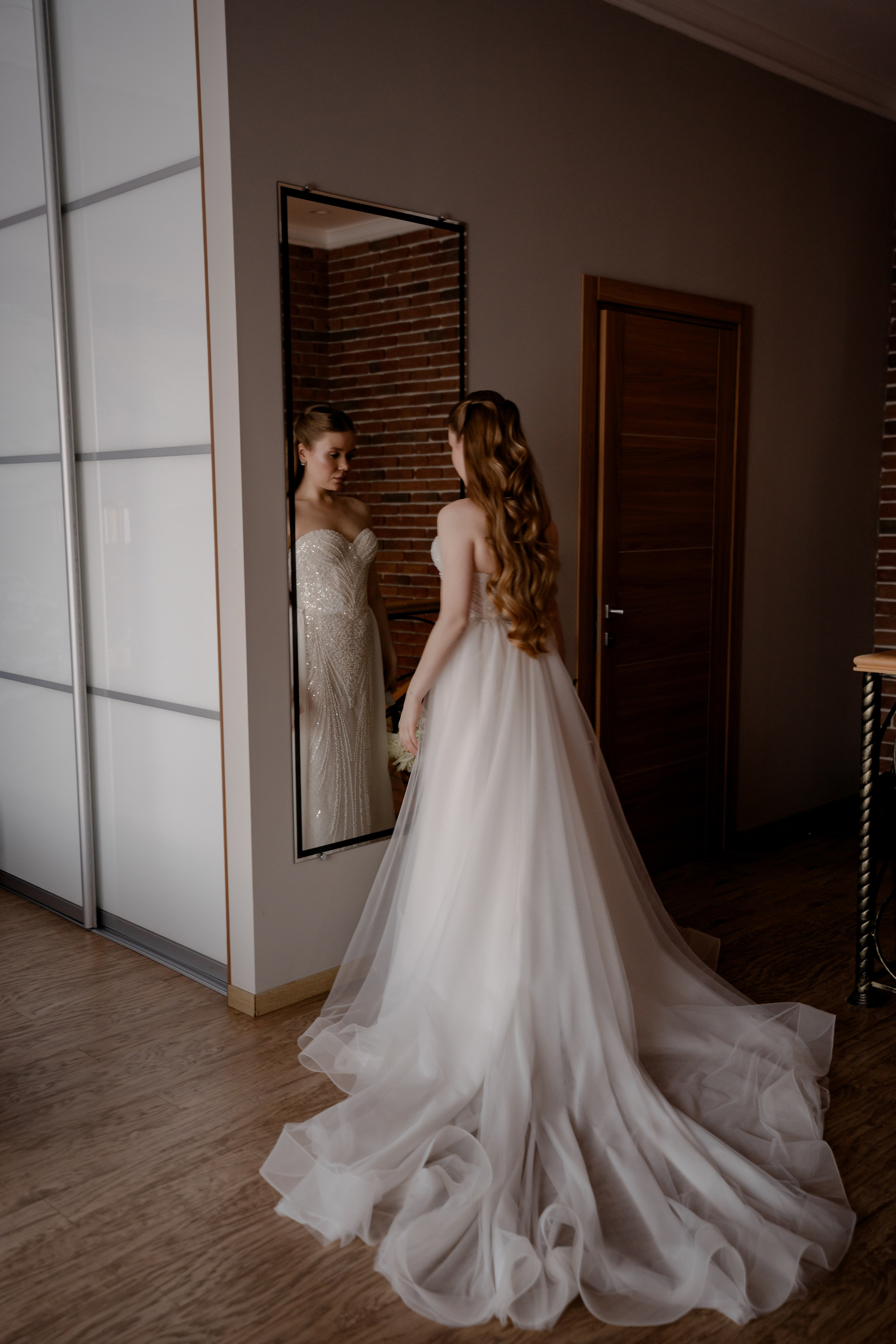 СВАДЕБНАЯ СЬЕМКА СБОРОВ В ОТЕЛЕ И ВЫЕЗД НА ЦЕРЕМОНИЮ (СНЯТО В СИБИРЕ В НИЖНЕВАРТОВСКЕ)М. Профессиональный фотограф, Санкт-Петербург — Виктория Богомолова