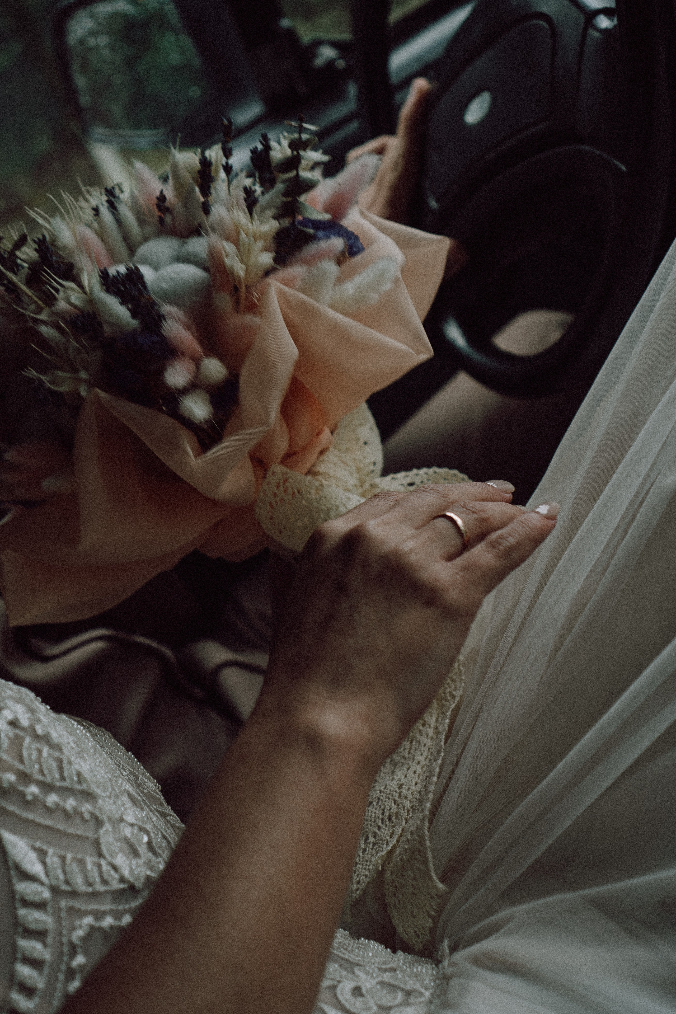 СВАДЕБНАЯ ФОТОСЕССИИЯ ПАРЫ В ГОРОДЕ ПРИОЗЕРСК В СОСНОВОМ ЛЕСУ И С ПИКАПОМ. Профессиональный фотограф, Санкт-Петербург — Виктория Богомолова