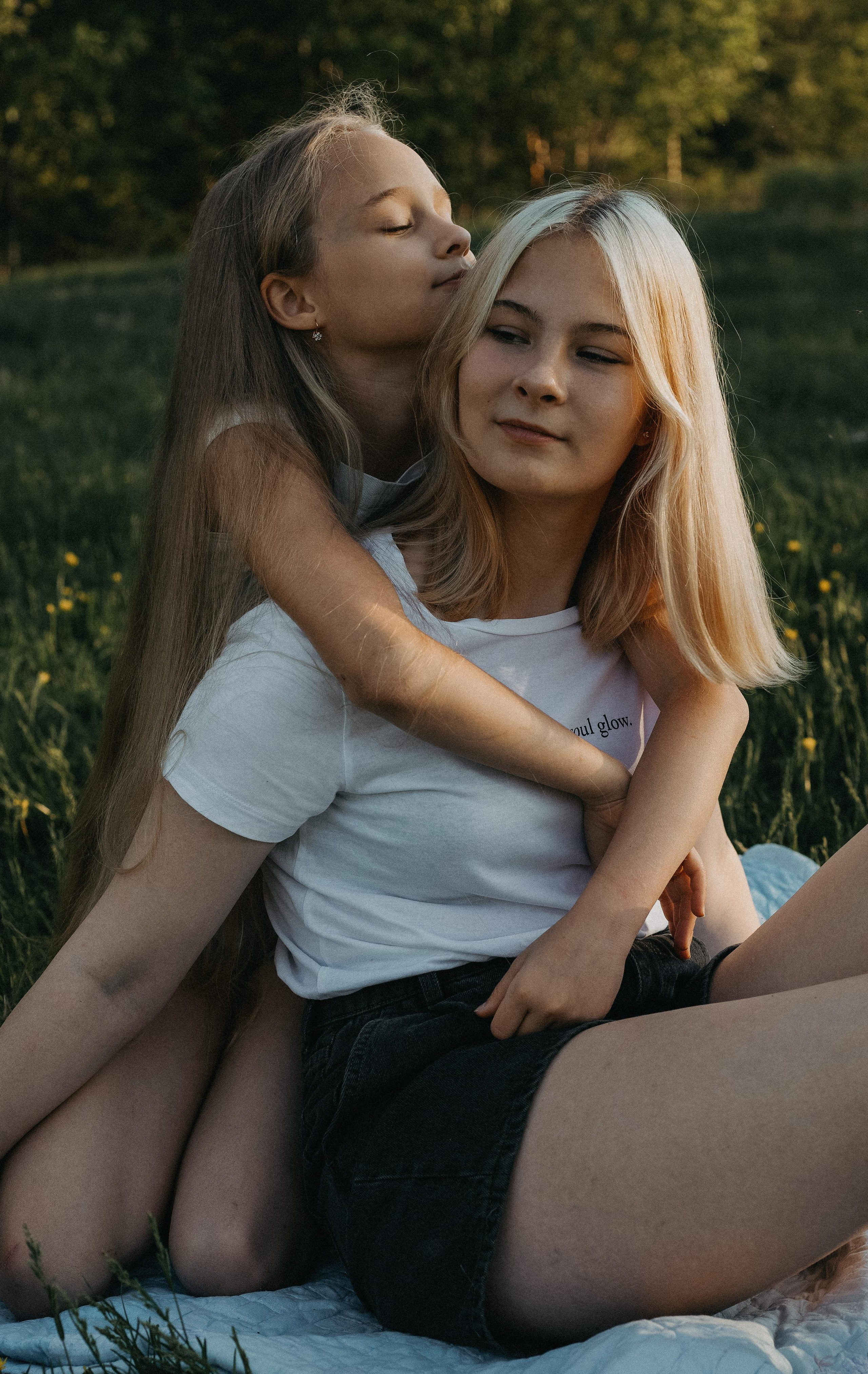 Сестры Лиза и Ира. Семейный и детский фотограф город Тында Дарья