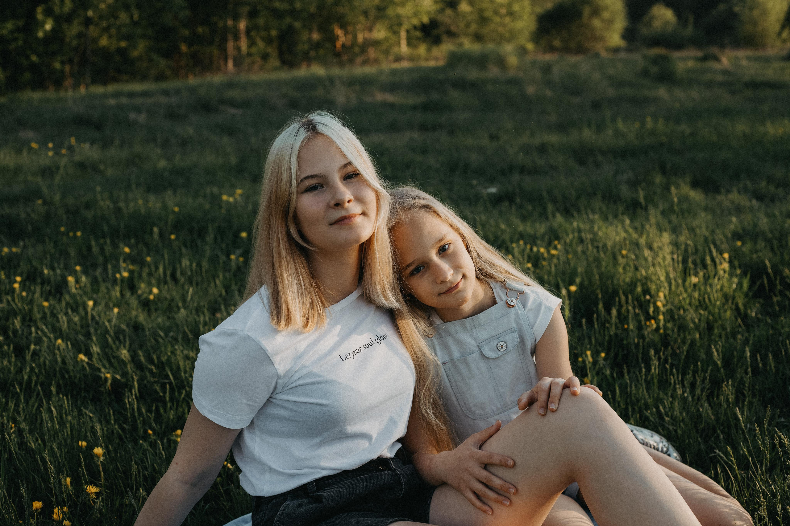 Сестры Лиза и Ира. Семейный и детский фотограф город Тында Дарья