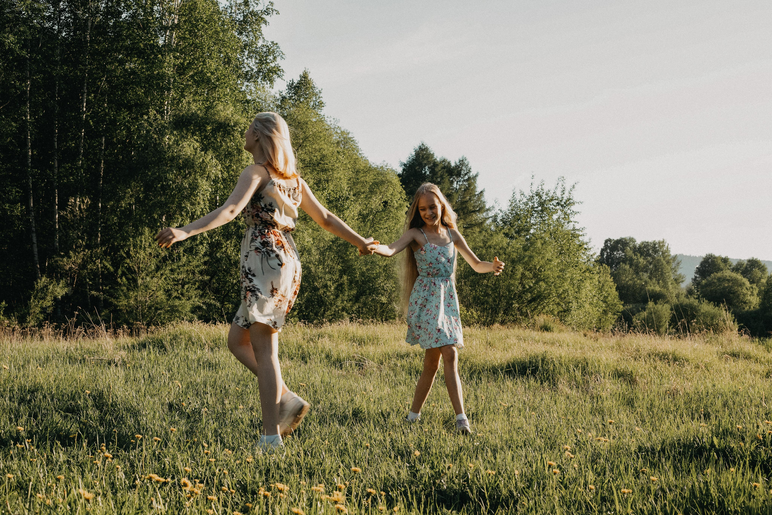 Сестры Лиза и Ира. Семейный и детский фотограф город Тында Дарья