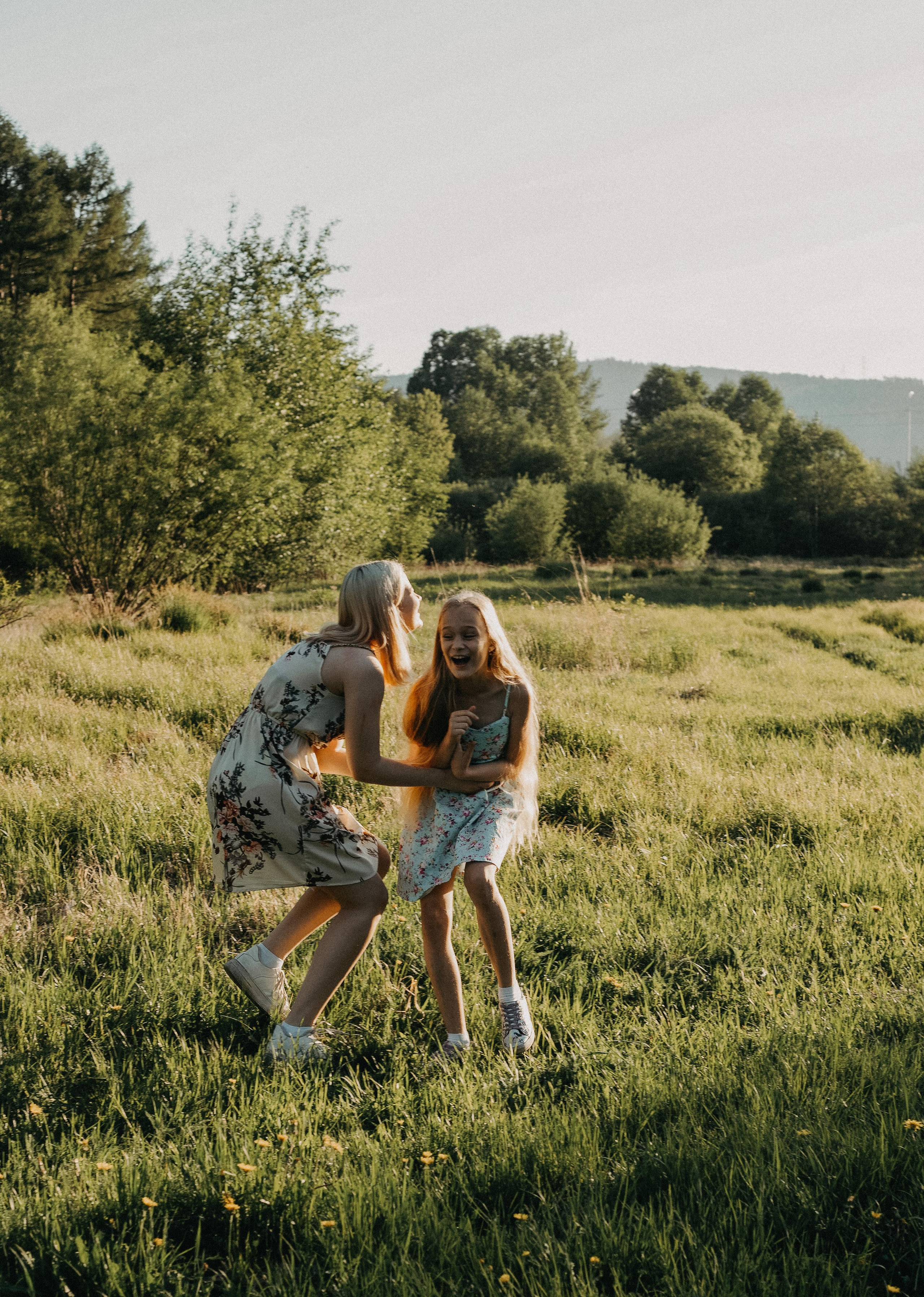 Сестры Лиза и Ира. Семейный и детский фотограф город Тында Дарья
