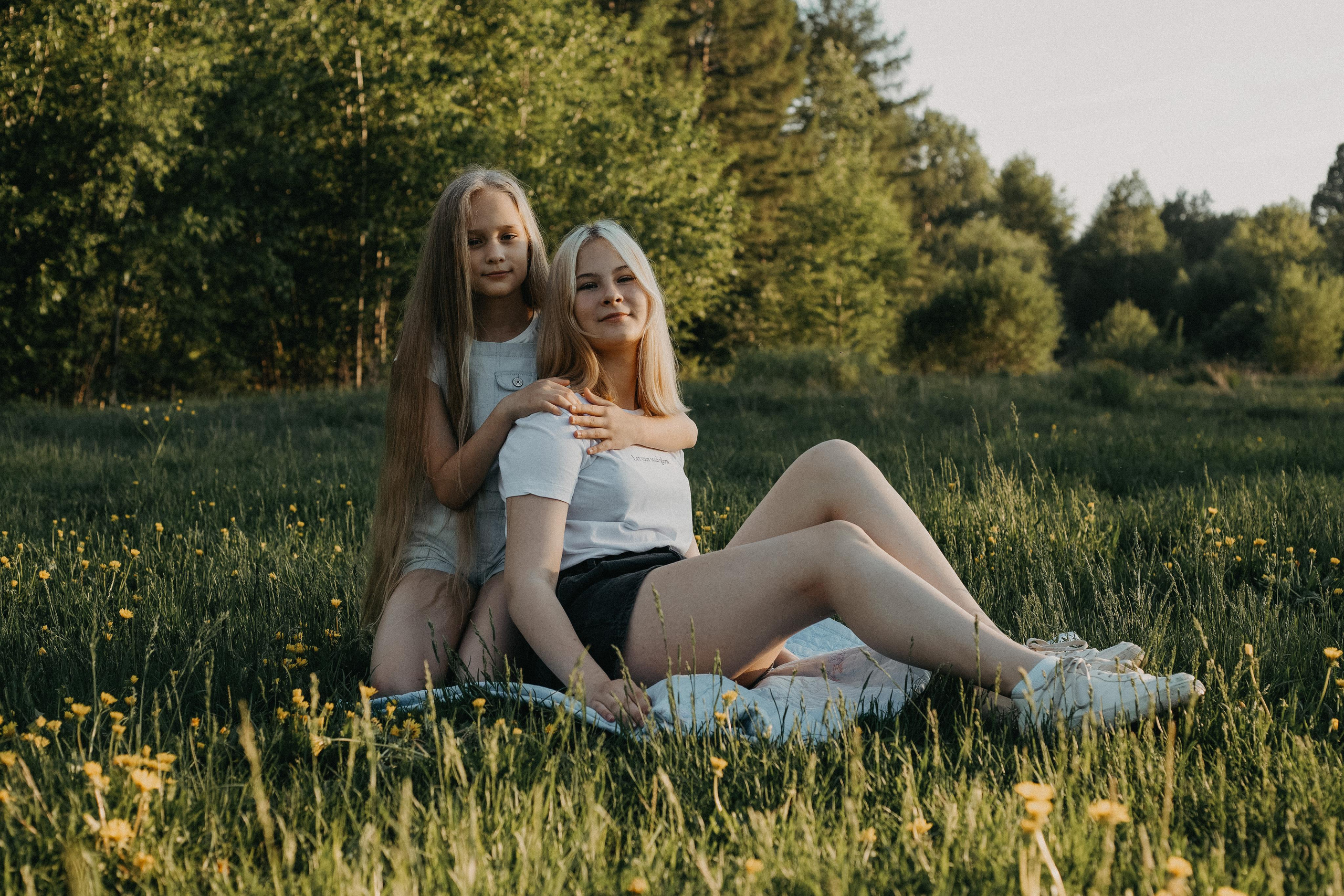 Сестры Лиза и Ира. Семейный и детский фотограф город Тында Дарья